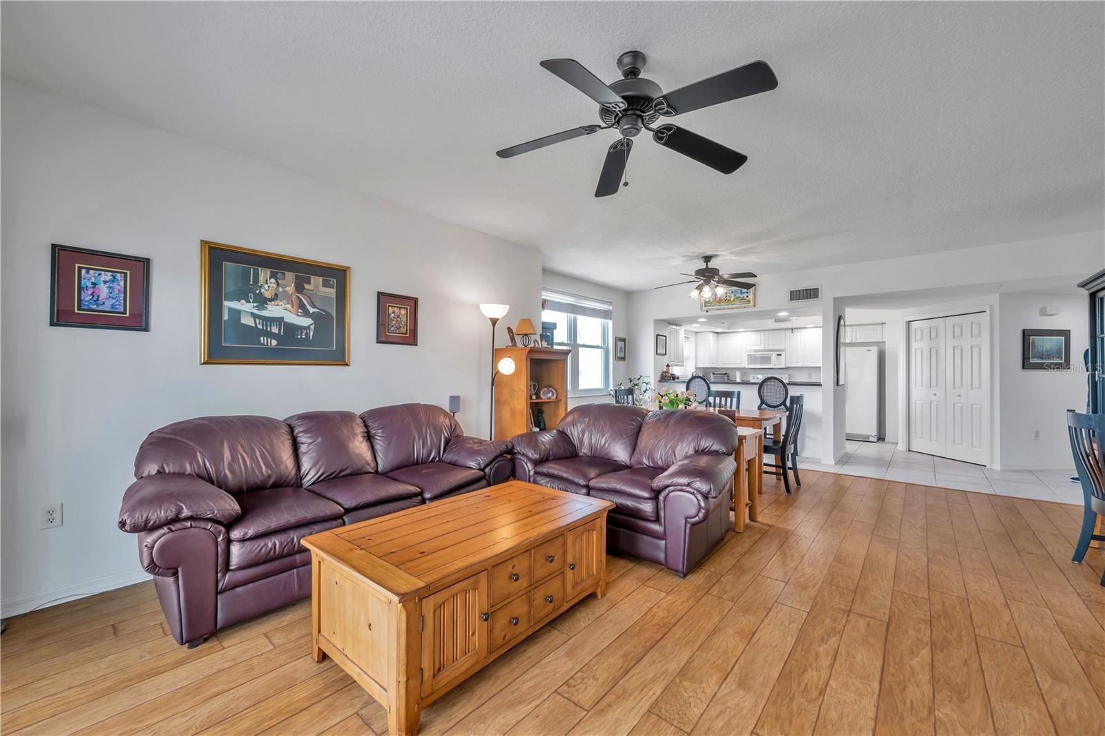 Listing photo id 24 for 1200 Country Club Drive 3406