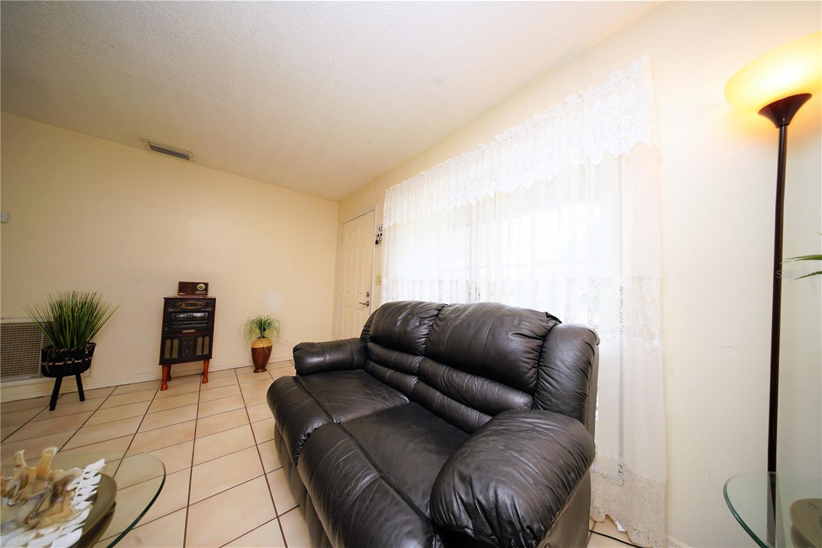 Listing photo id 10 for 5842 58th Avenue N A & B