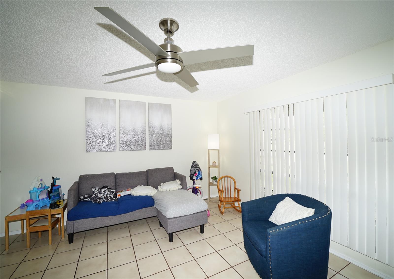 Listing photo id 1 for 5842 58th Avenue N A & B