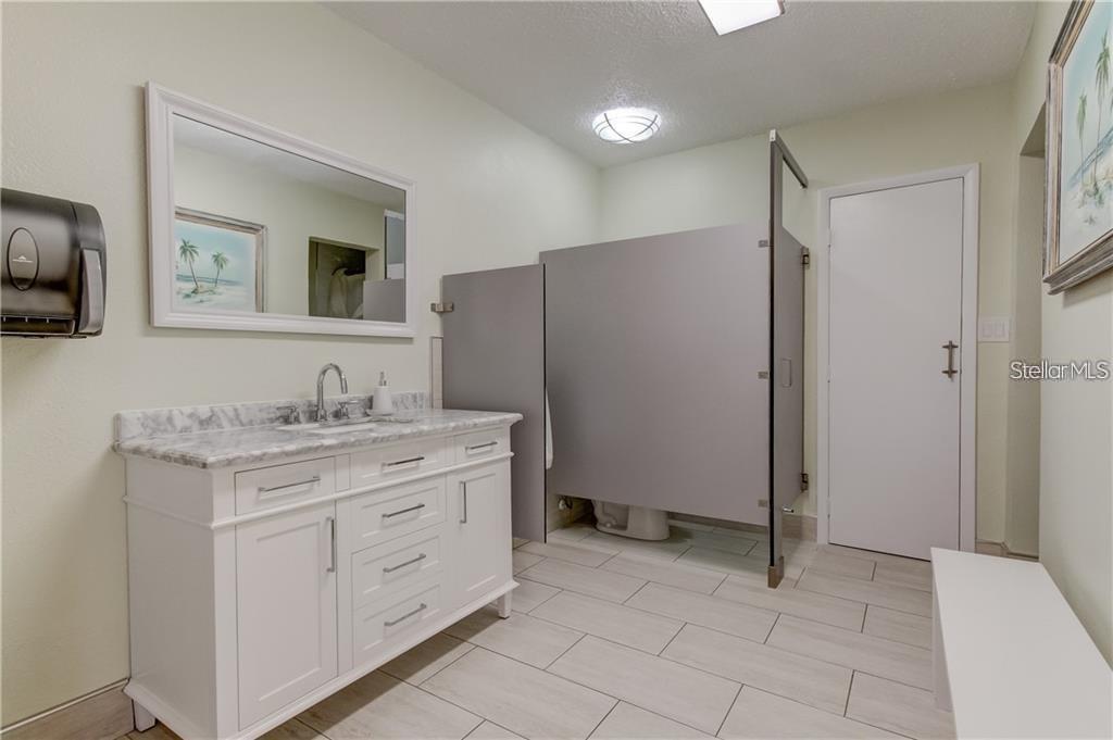 Image 40 of 41 For 51 Island Way 103