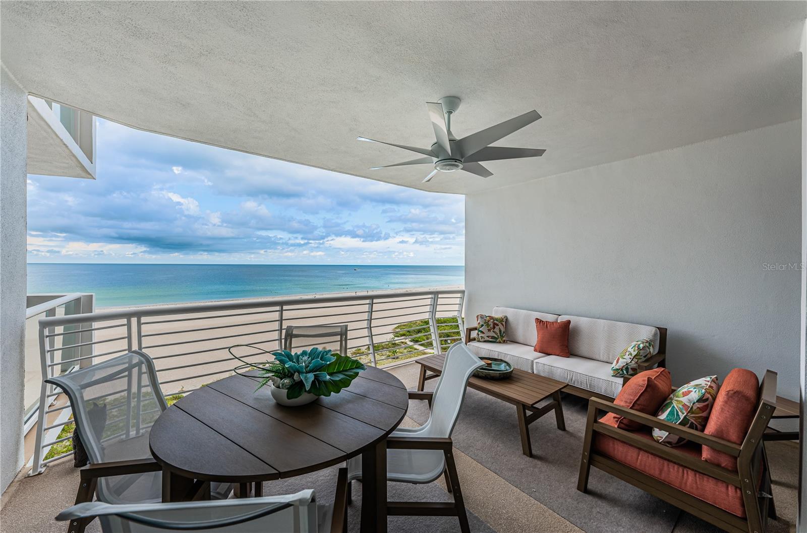 Listing photo id 17 for 1350 Gulf Boulevard 502