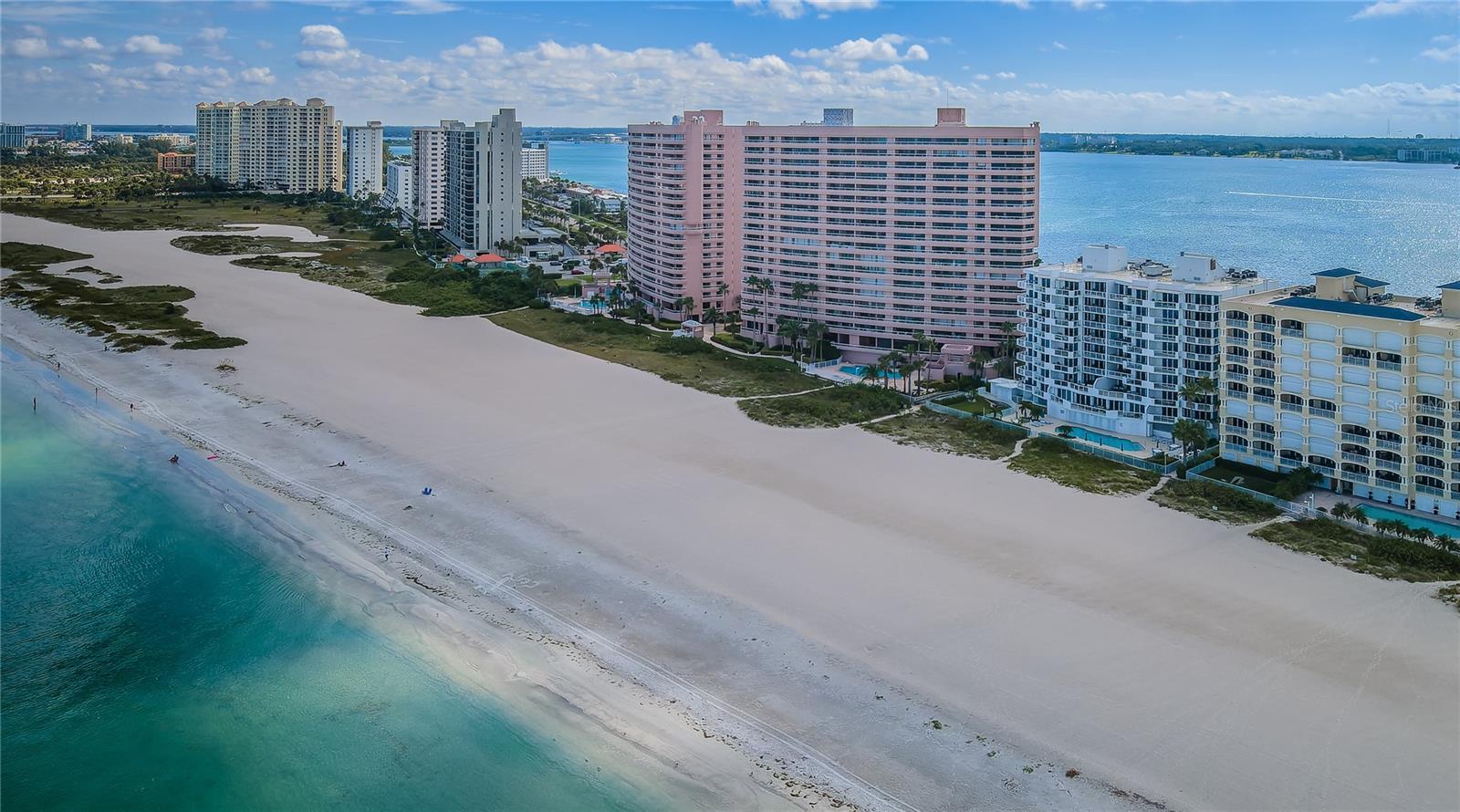 Listing photo id 32 for 1350 Gulf Boulevard 502