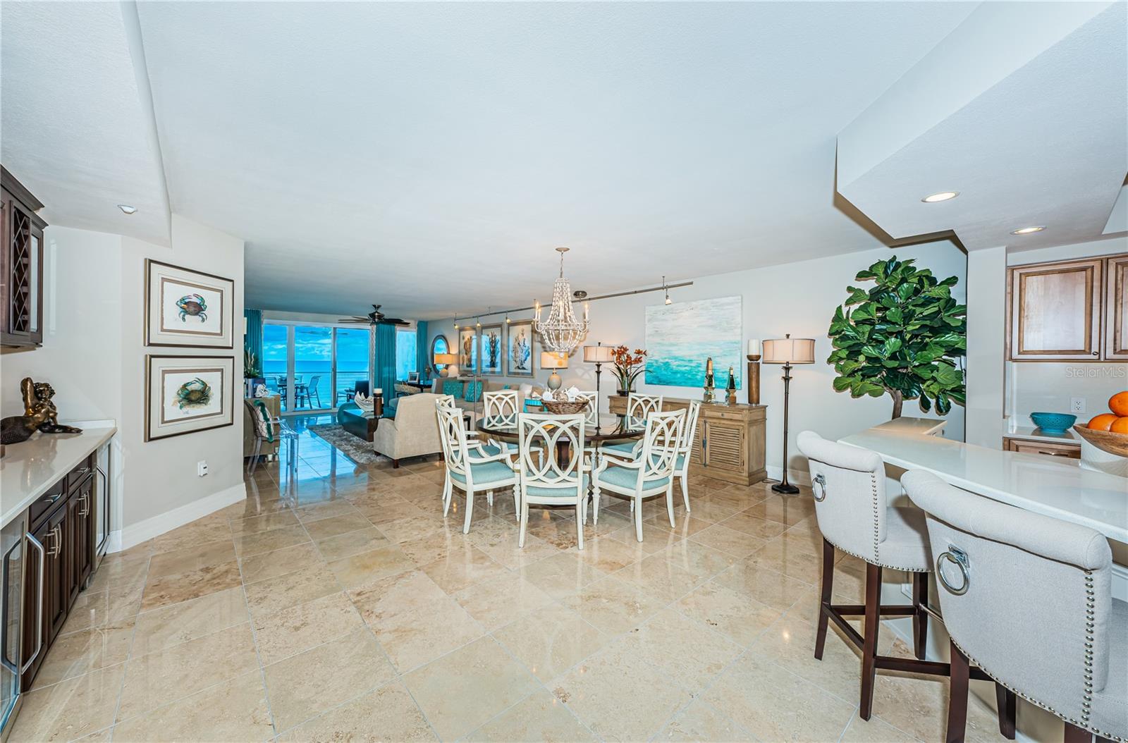 Listing photo id 4 for 1350 Gulf Boulevard 502