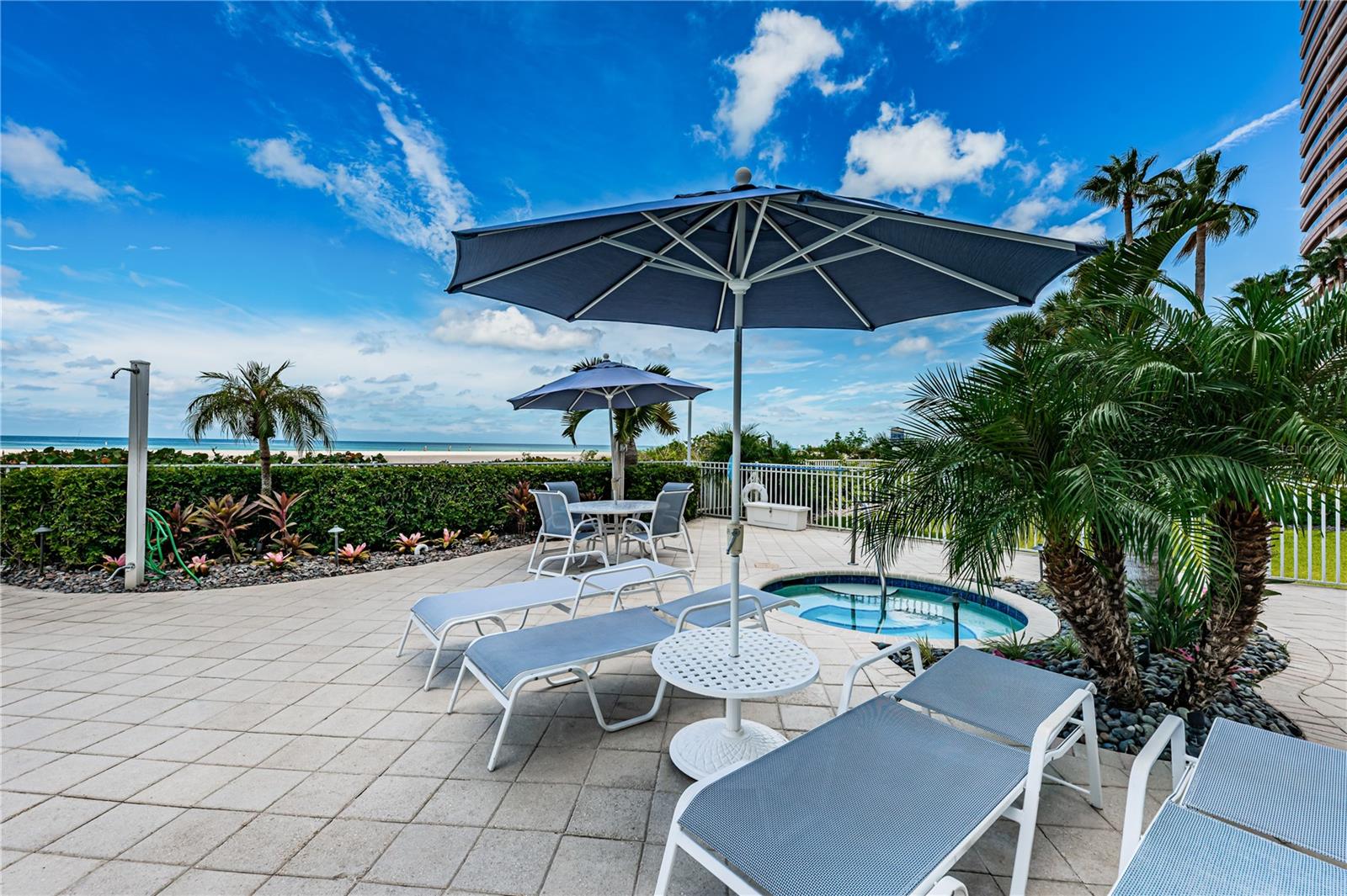 Listing photo id 80 for 1350 Gulf Boulevard 502