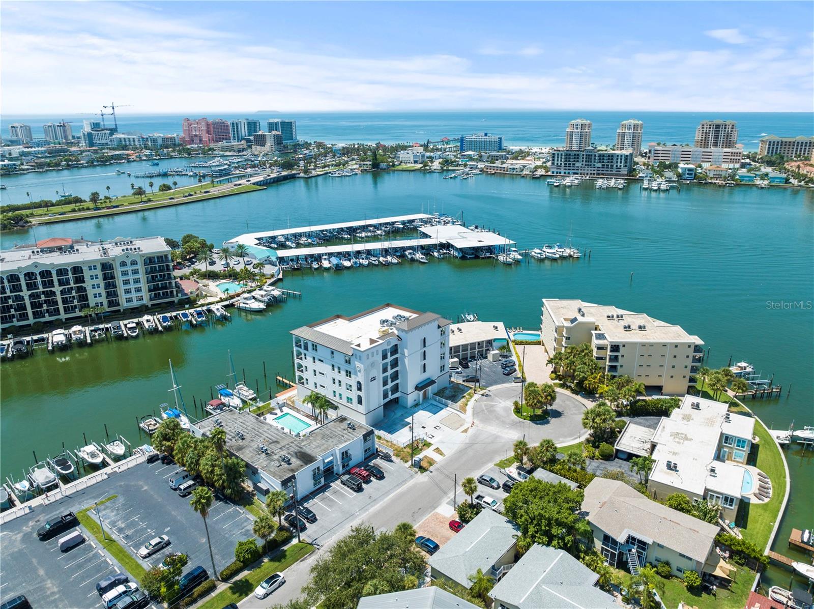 Listing photo id 0 for 211 Dolphin Point 501