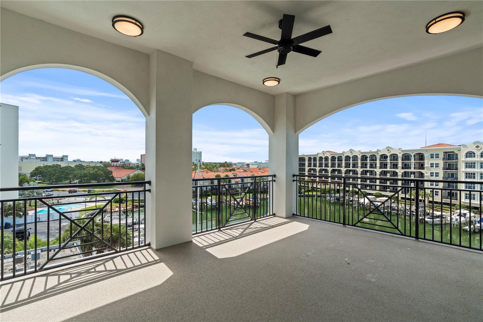 Listing photo id 20 for 211 Dolphin Point 501