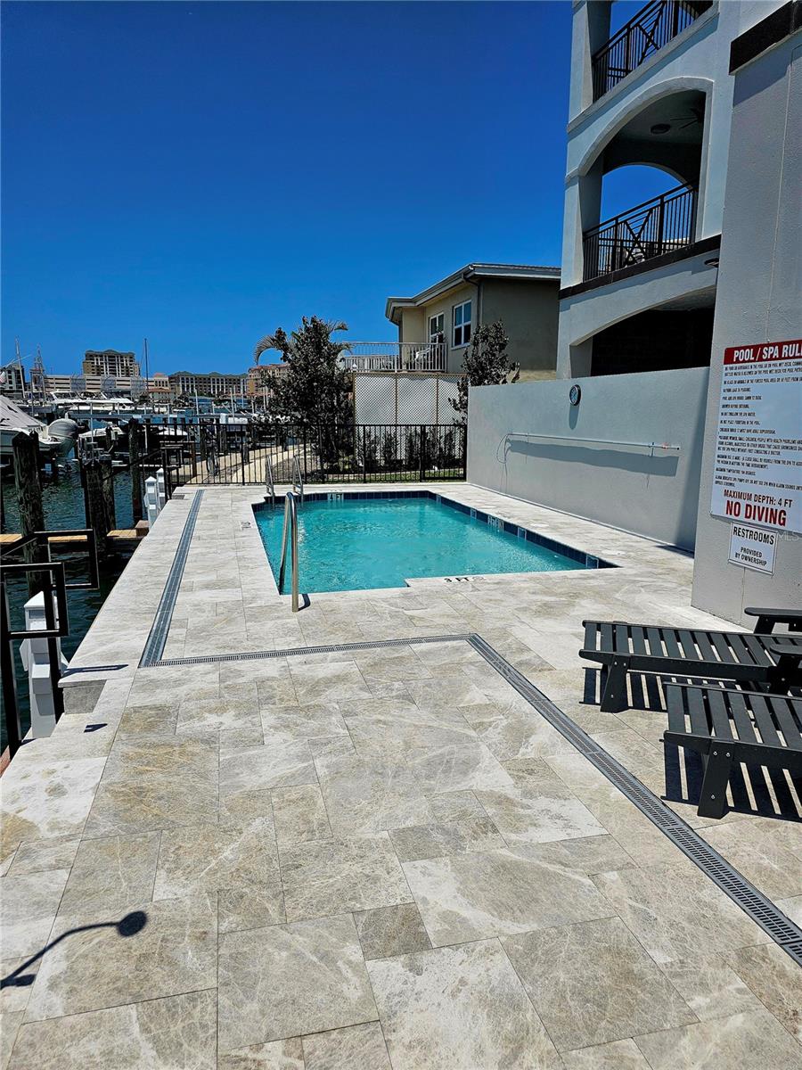 Listing photo id 23 for 211 Dolphin Point 501