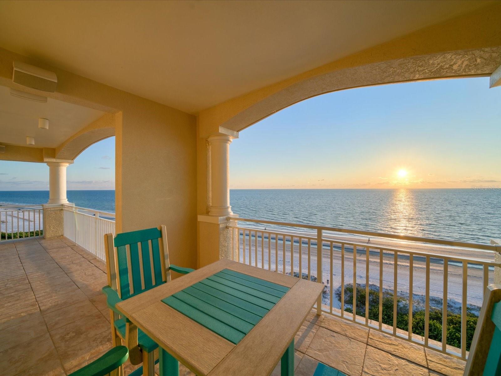 Listing photo id 15 for 20110 Gulf Boulevard 600