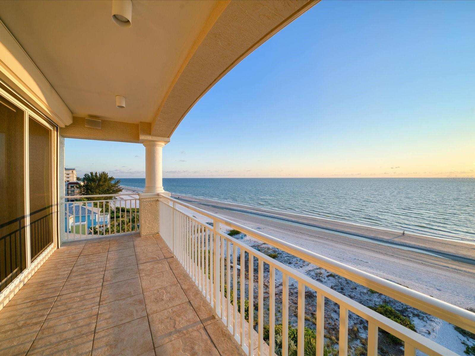 Listing photo id 28 for 20110 Gulf Boulevard 600