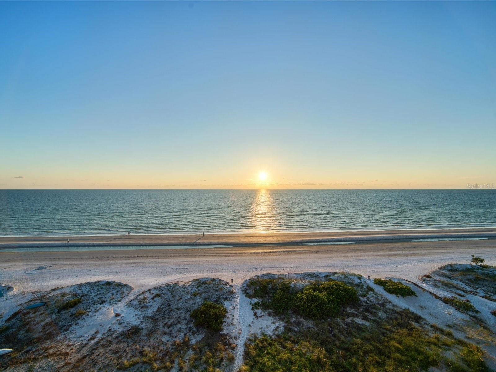 Listing photo id 30 for 20110 Gulf Boulevard 600