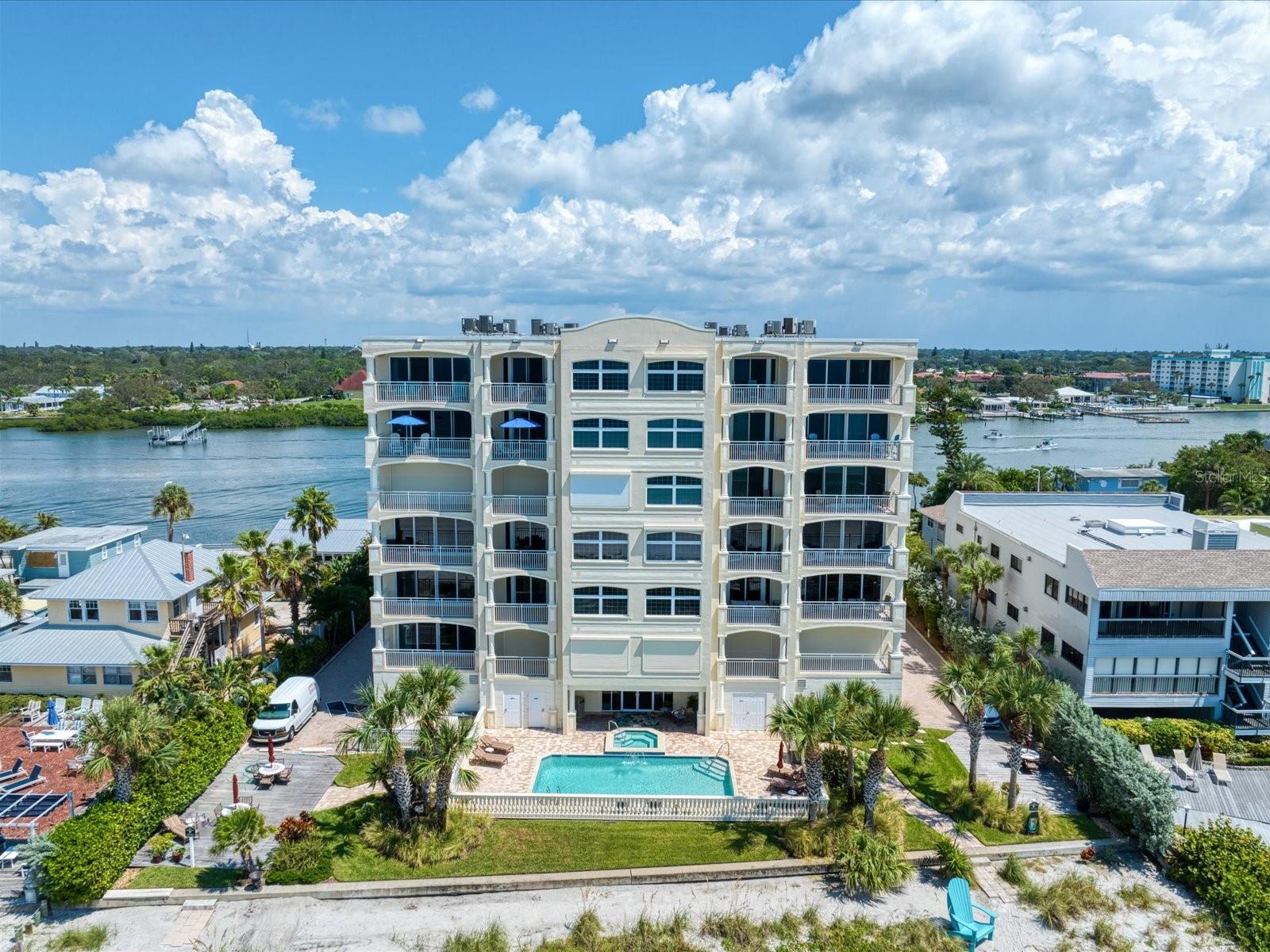 Listing photo id 59 for 20110 Gulf Boulevard 600