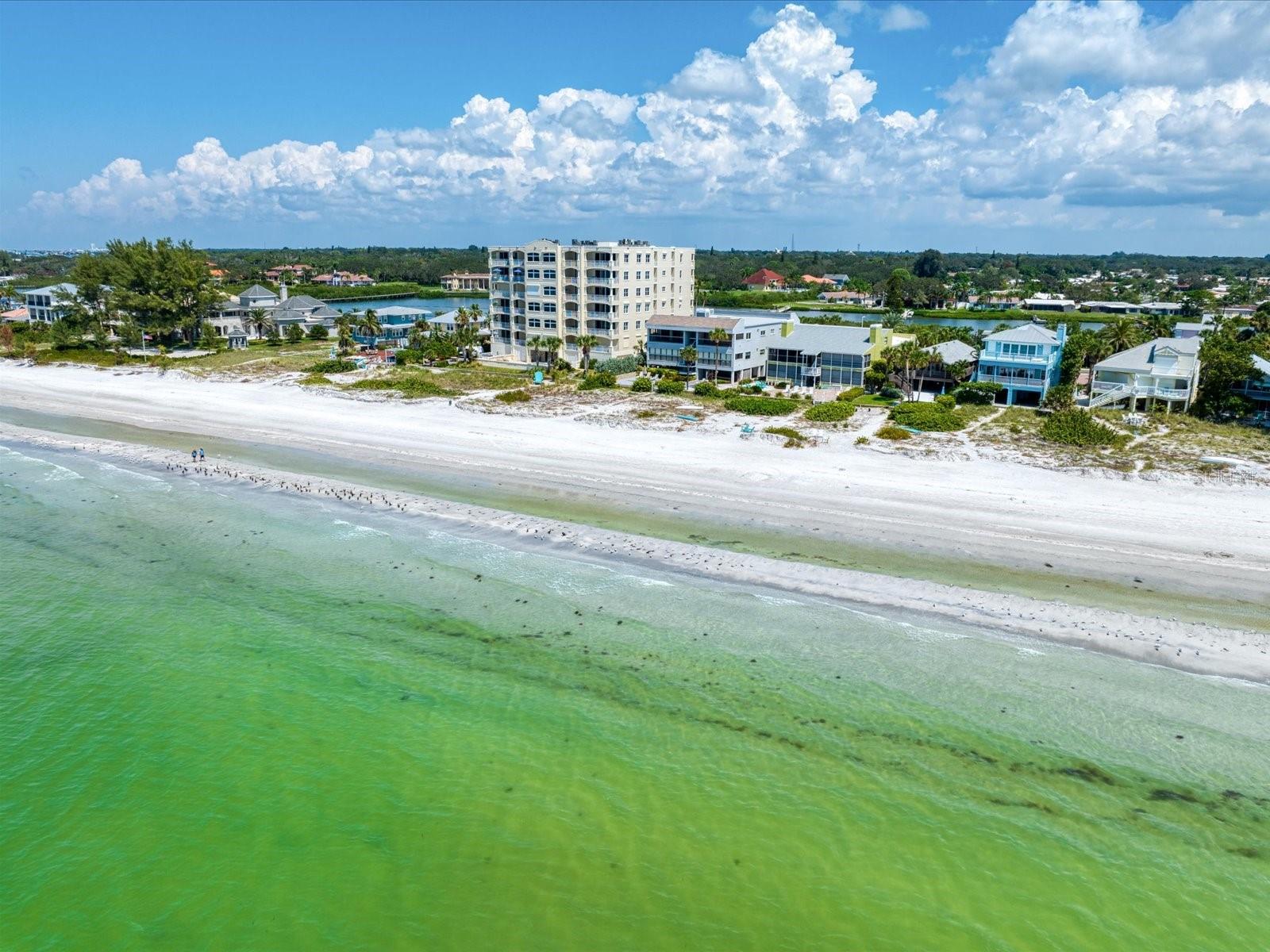 Image 67 of 70 For 20110 Gulf Boulevard 600