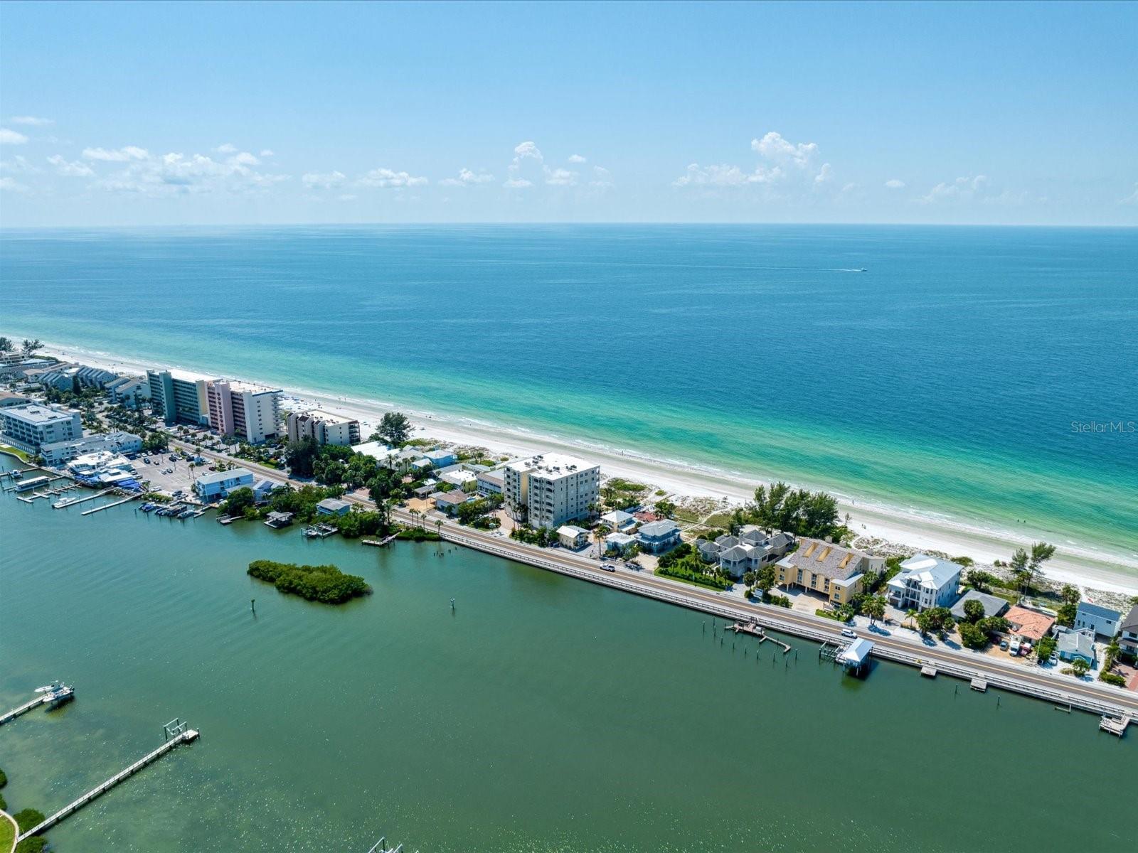 Listing photo id 68 for 20110 Gulf Boulevard 600