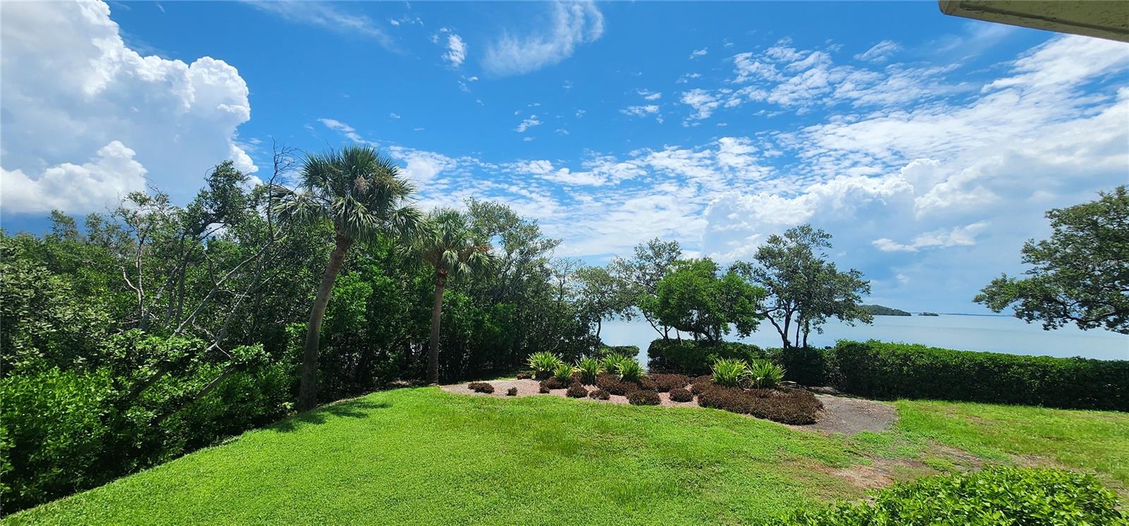 Image 28 of 66 For 1515 Pinellas Bayway S 62