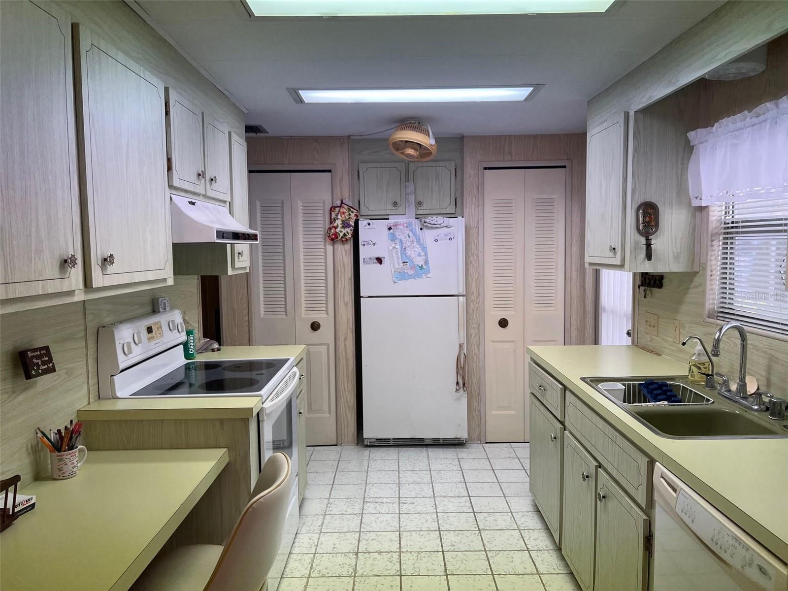 Image 3 of 28 For 201 Royal Palm Circle