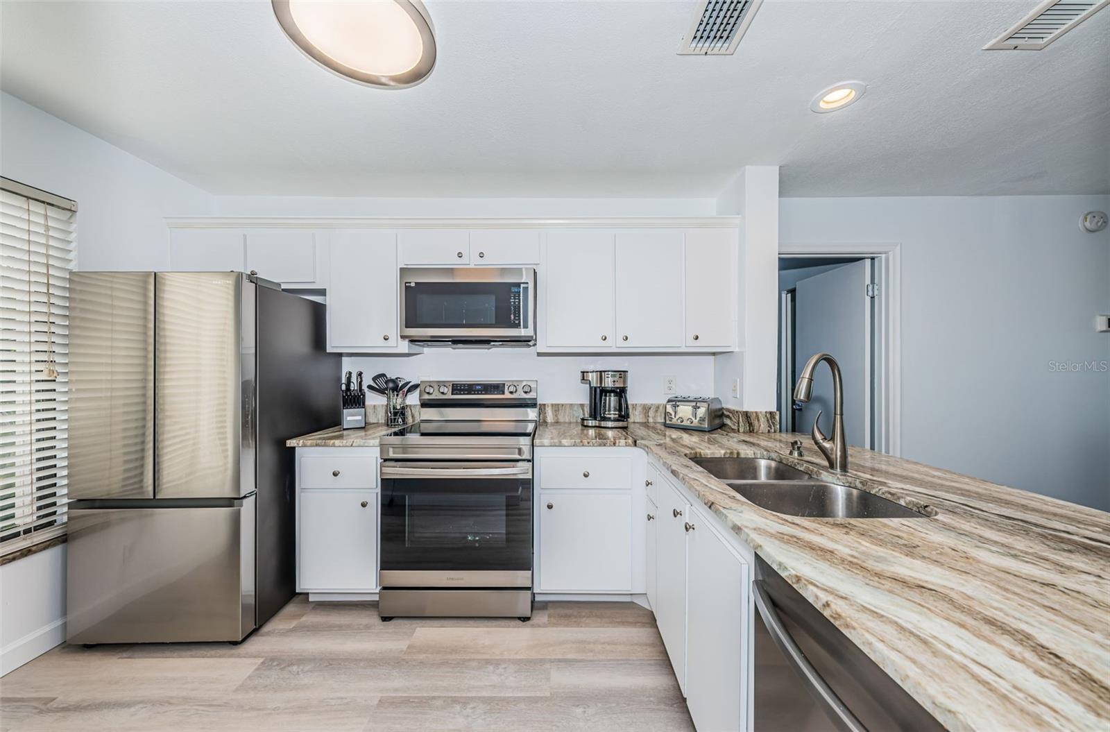 Image 4 of 28 For 6121 Palma Del Mar Boulevard S 228