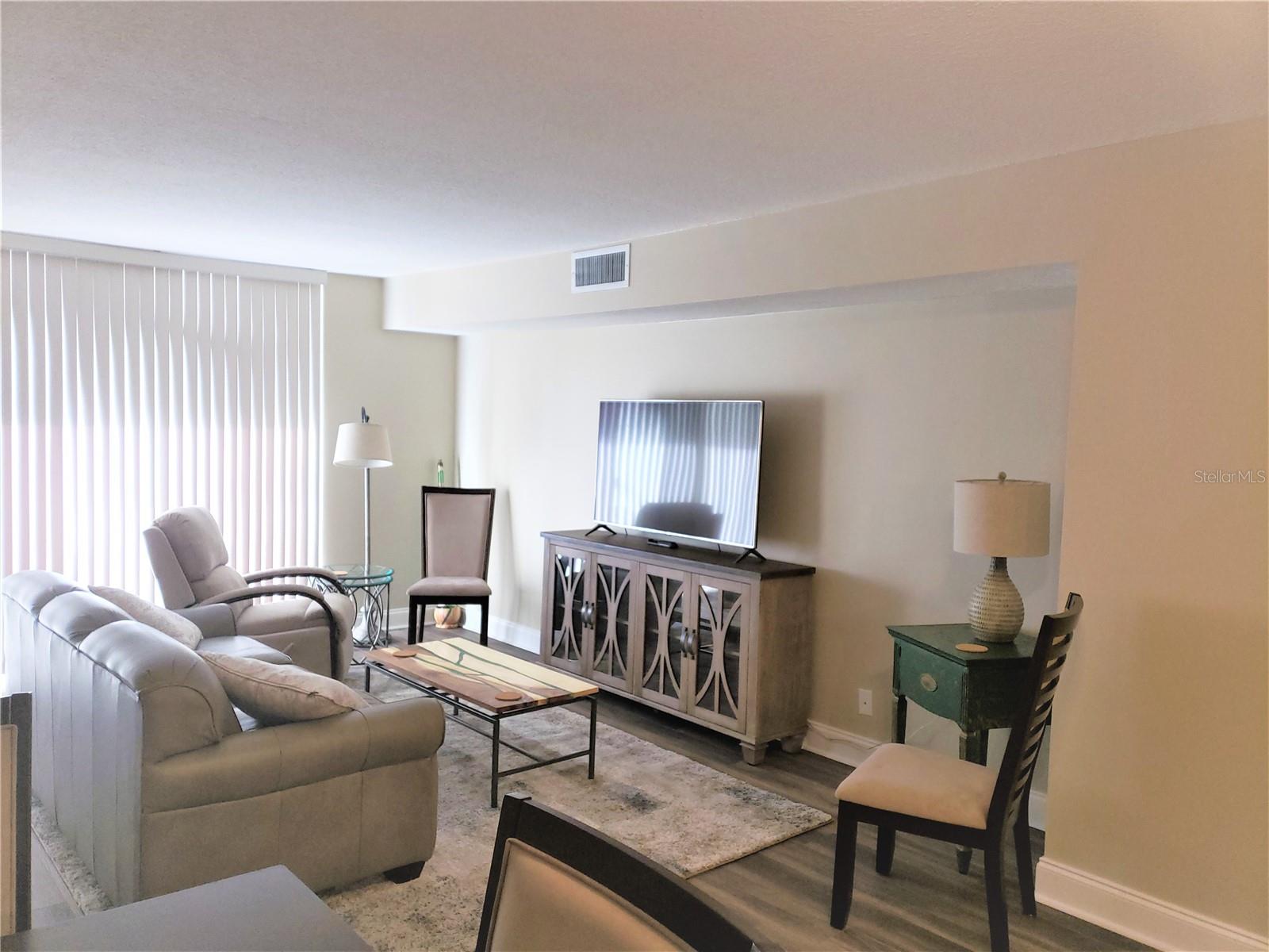 Image 10 of 40 For 1460 Gulf Boulevard 1102