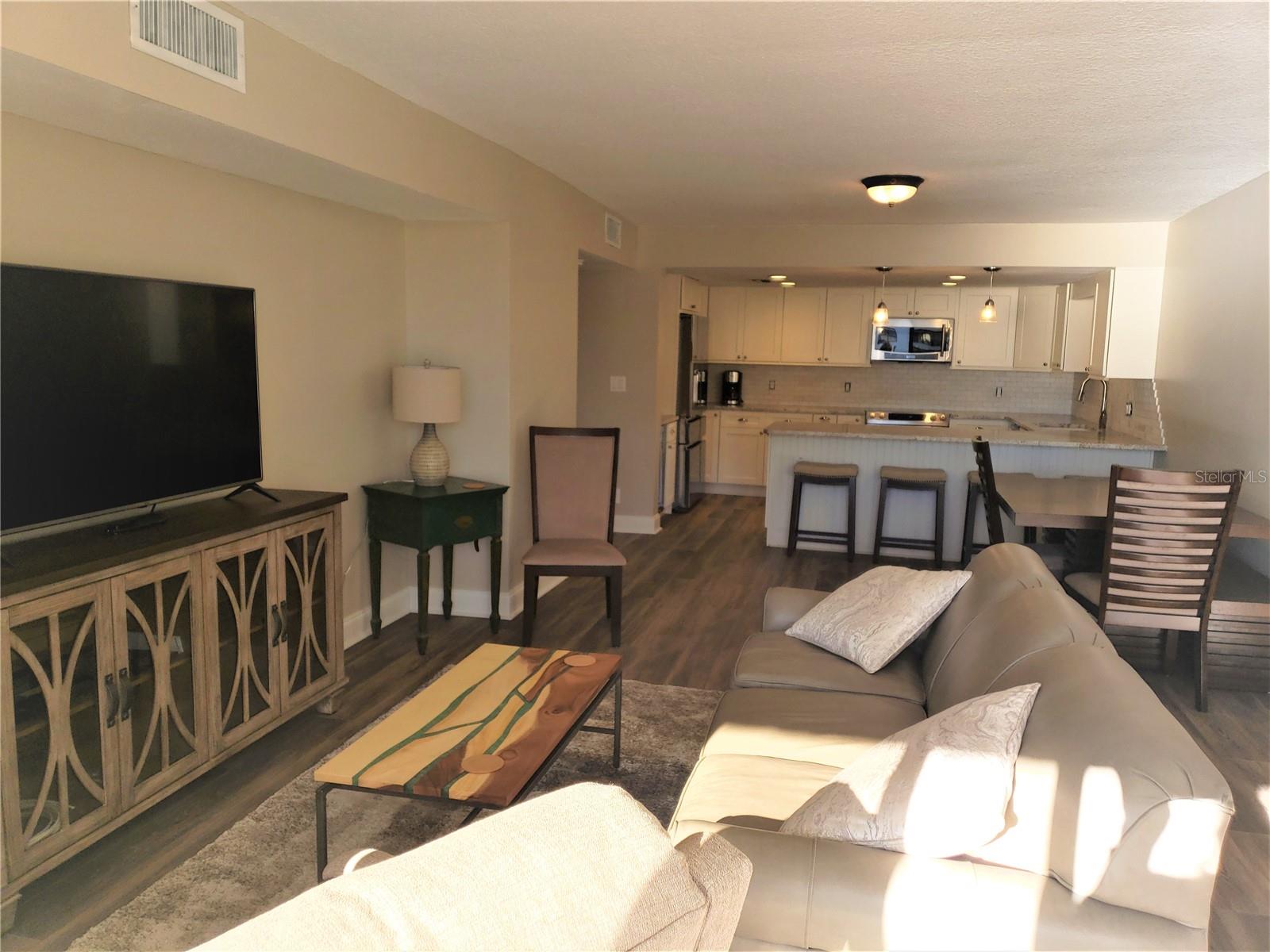 Image 12 of 40 For 1460 Gulf Boulevard 1102