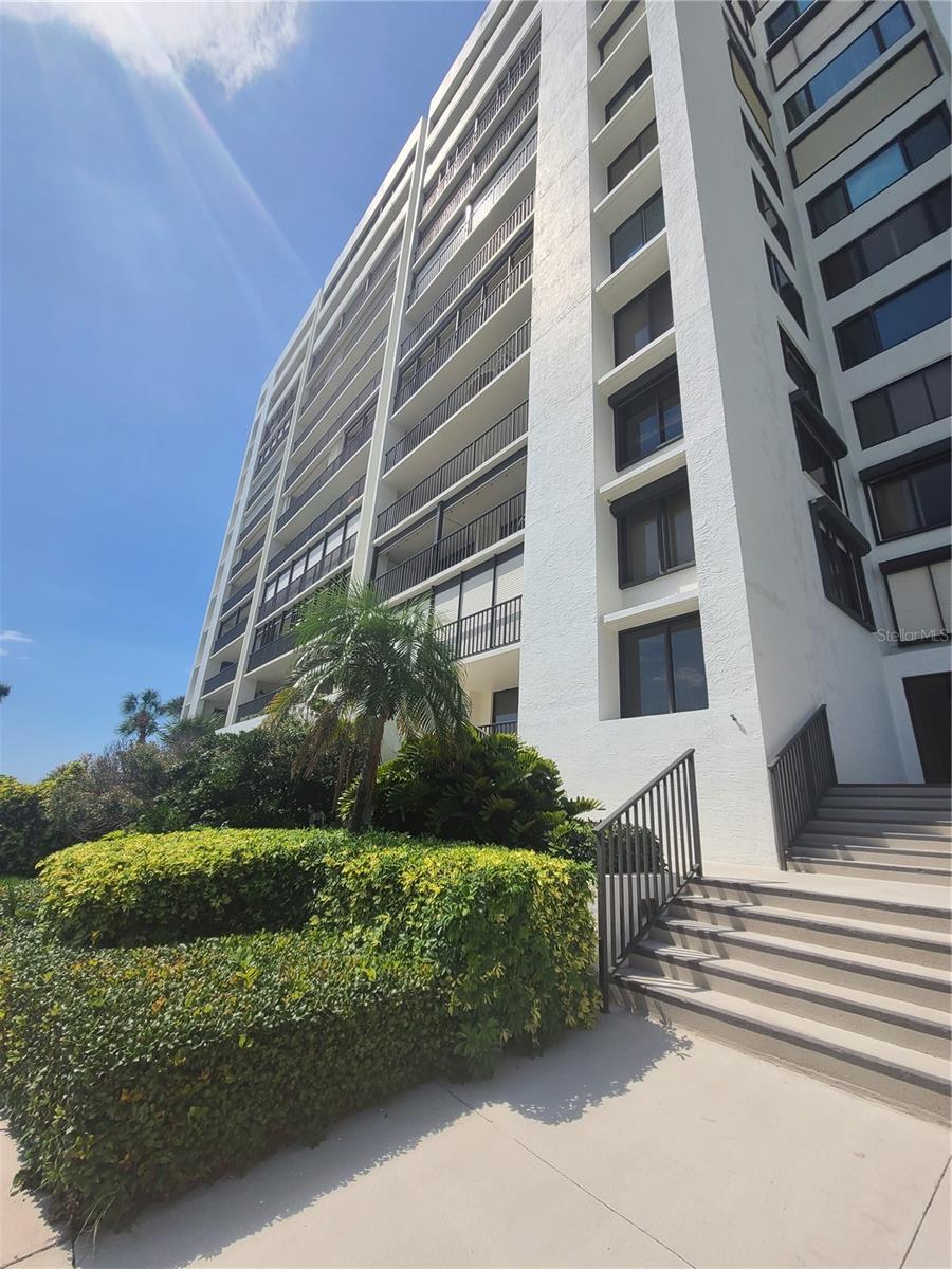 Image 29 of 40 For 1460 Gulf Boulevard 1102