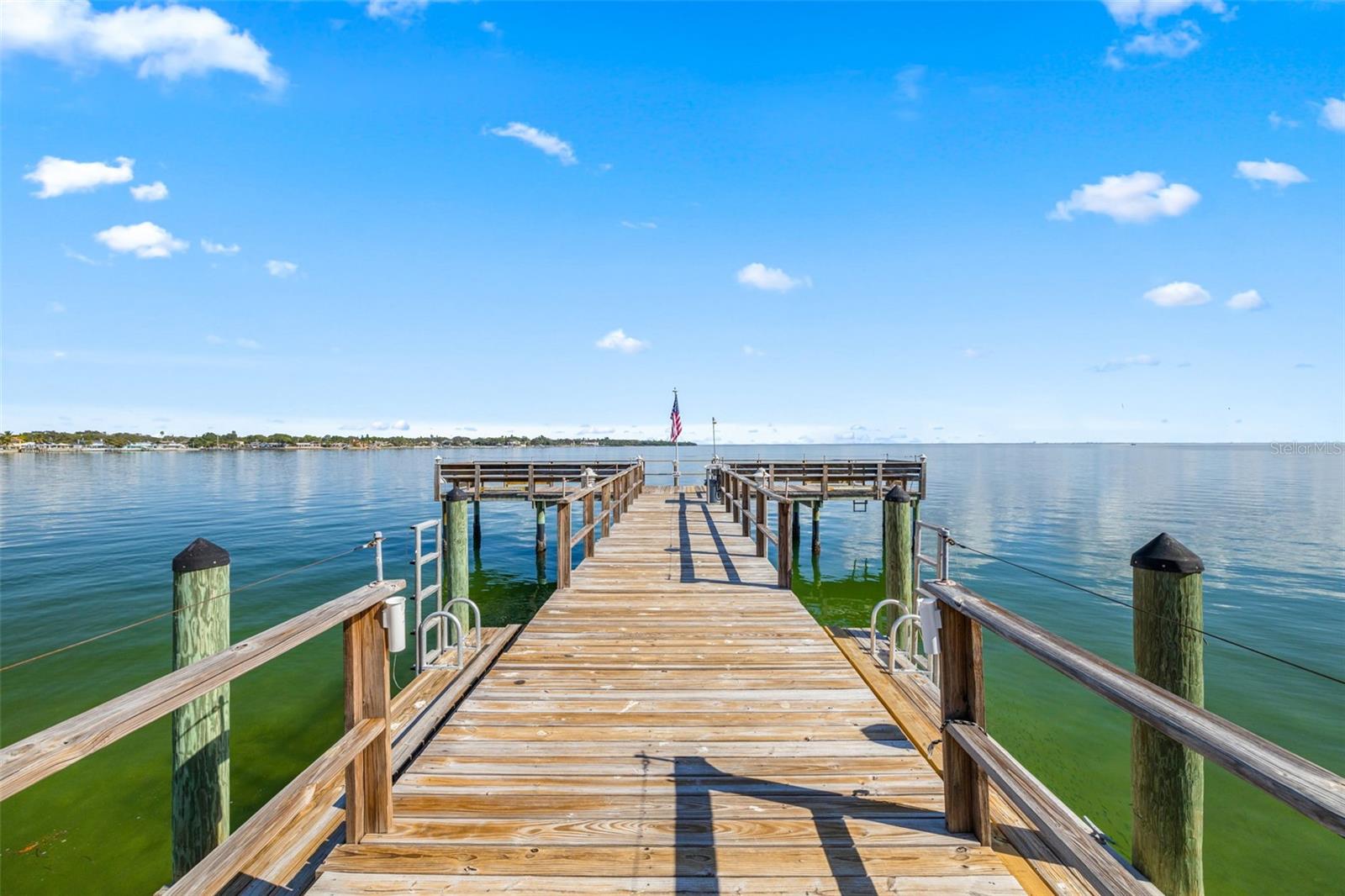 Listing photo id 25 for 7430 Sunshine Skyway Lane S 901