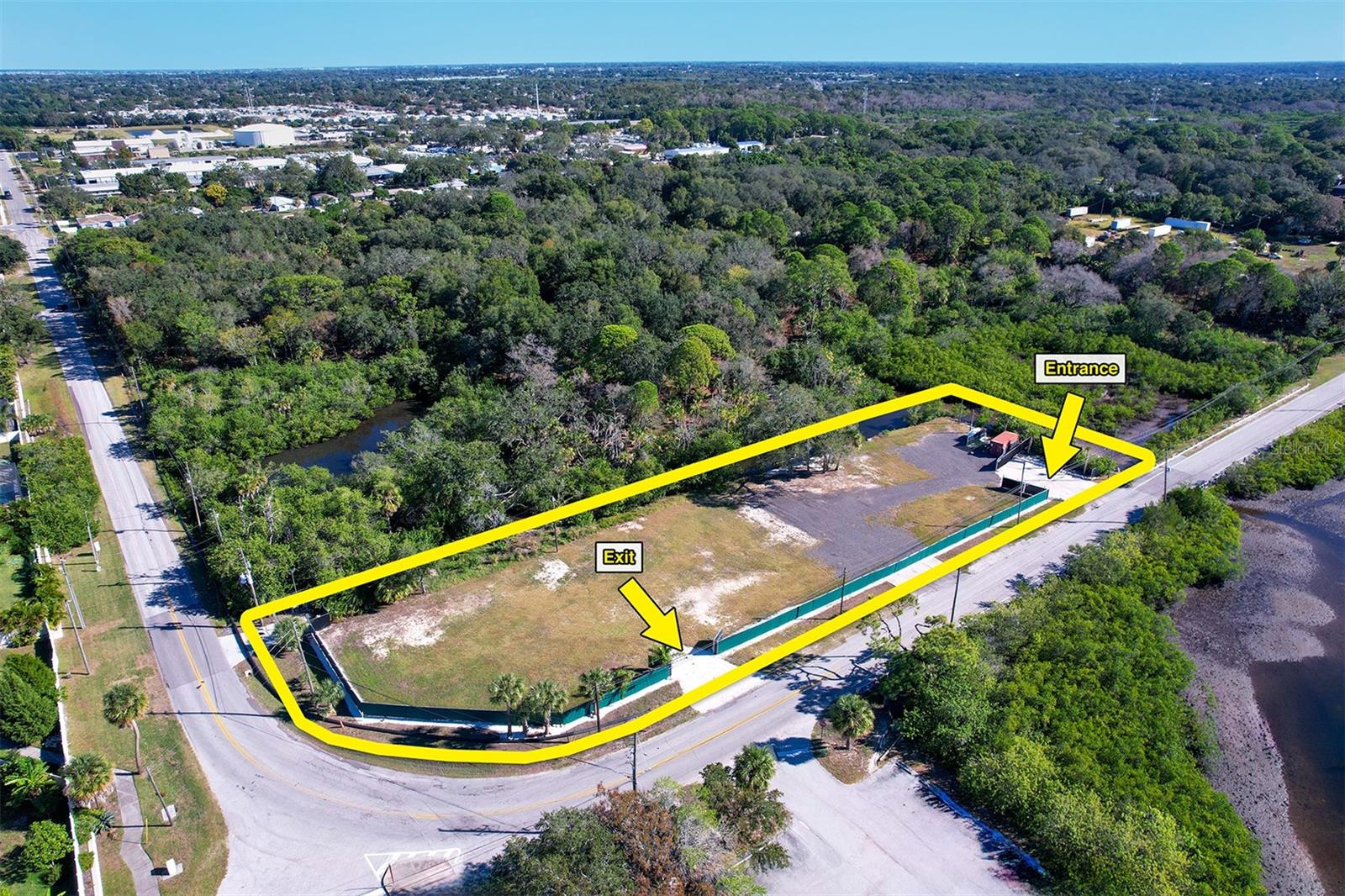 Image 3 of 17 For 332 Anclote Road