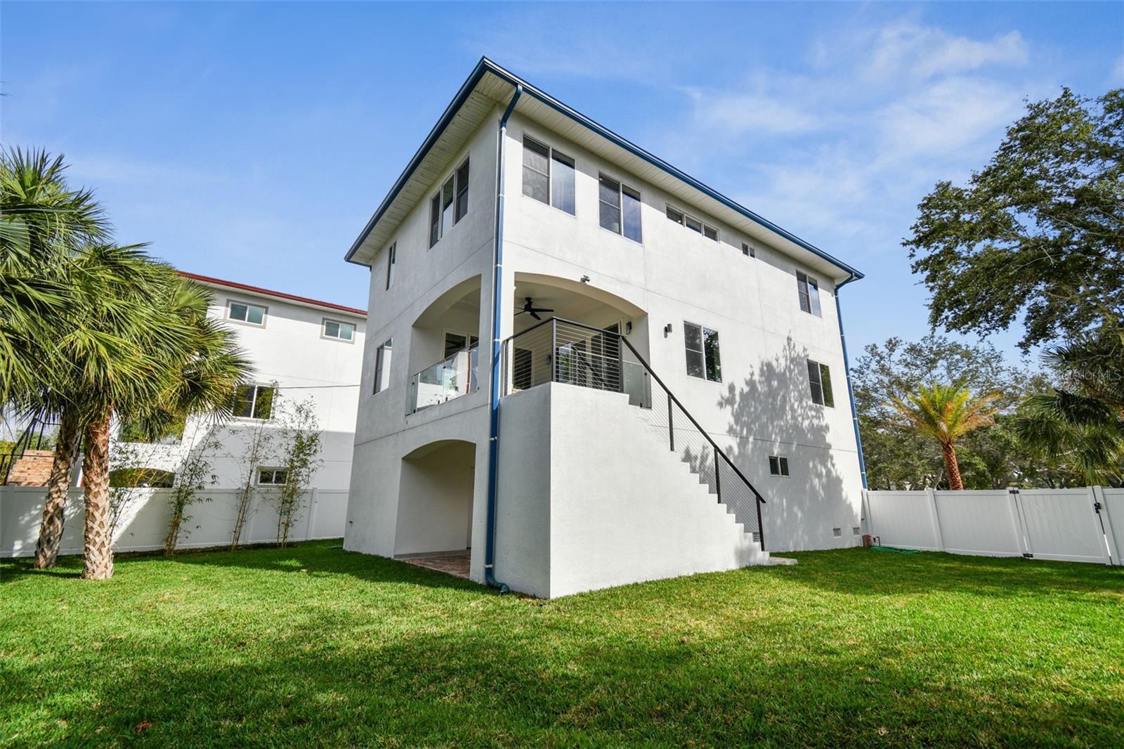 Listing photo id 41 for 1956 Cedar Drive