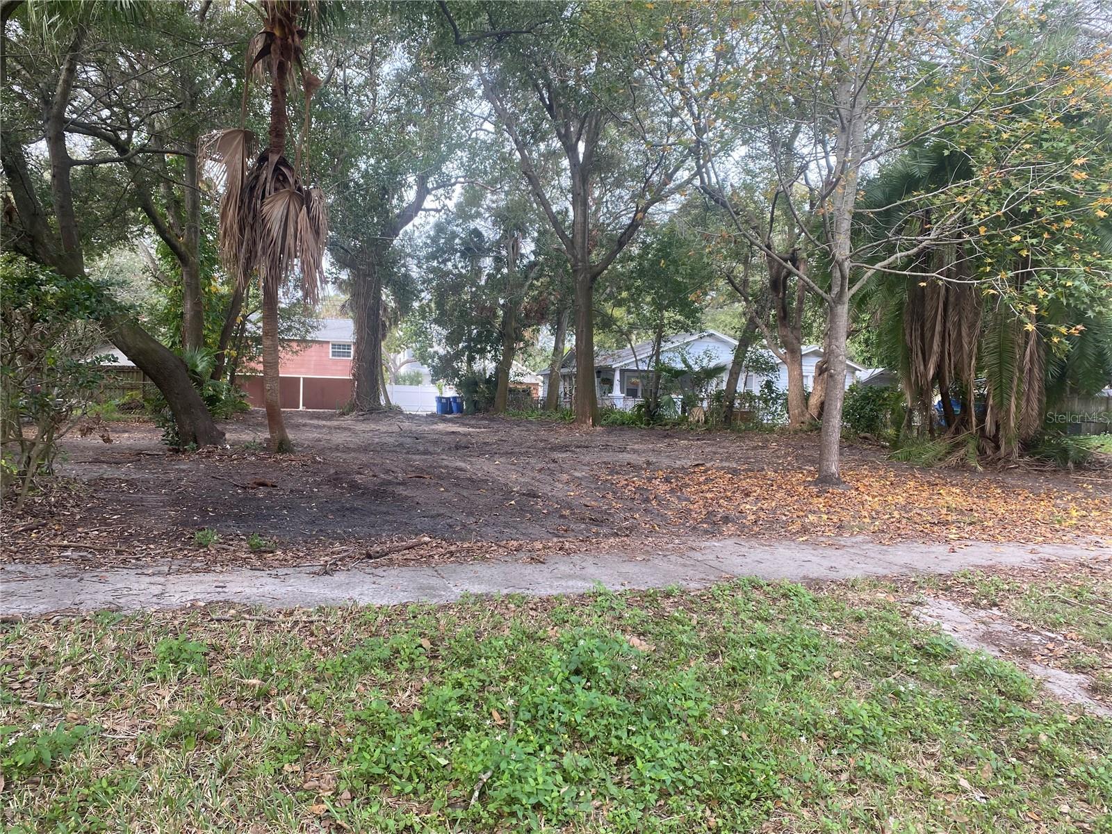 Image 2 of 13 For 810 Jackson Street N