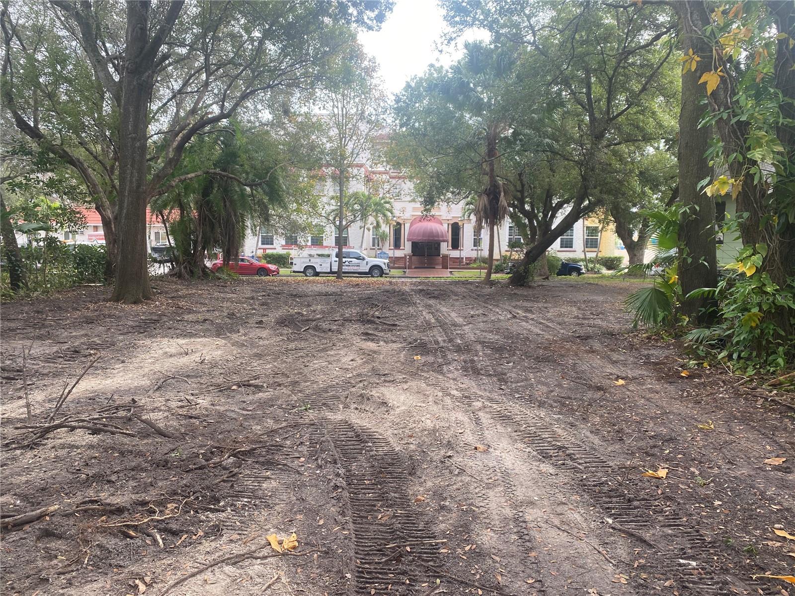 Image 5 of 13 For 810 Jackson Street N