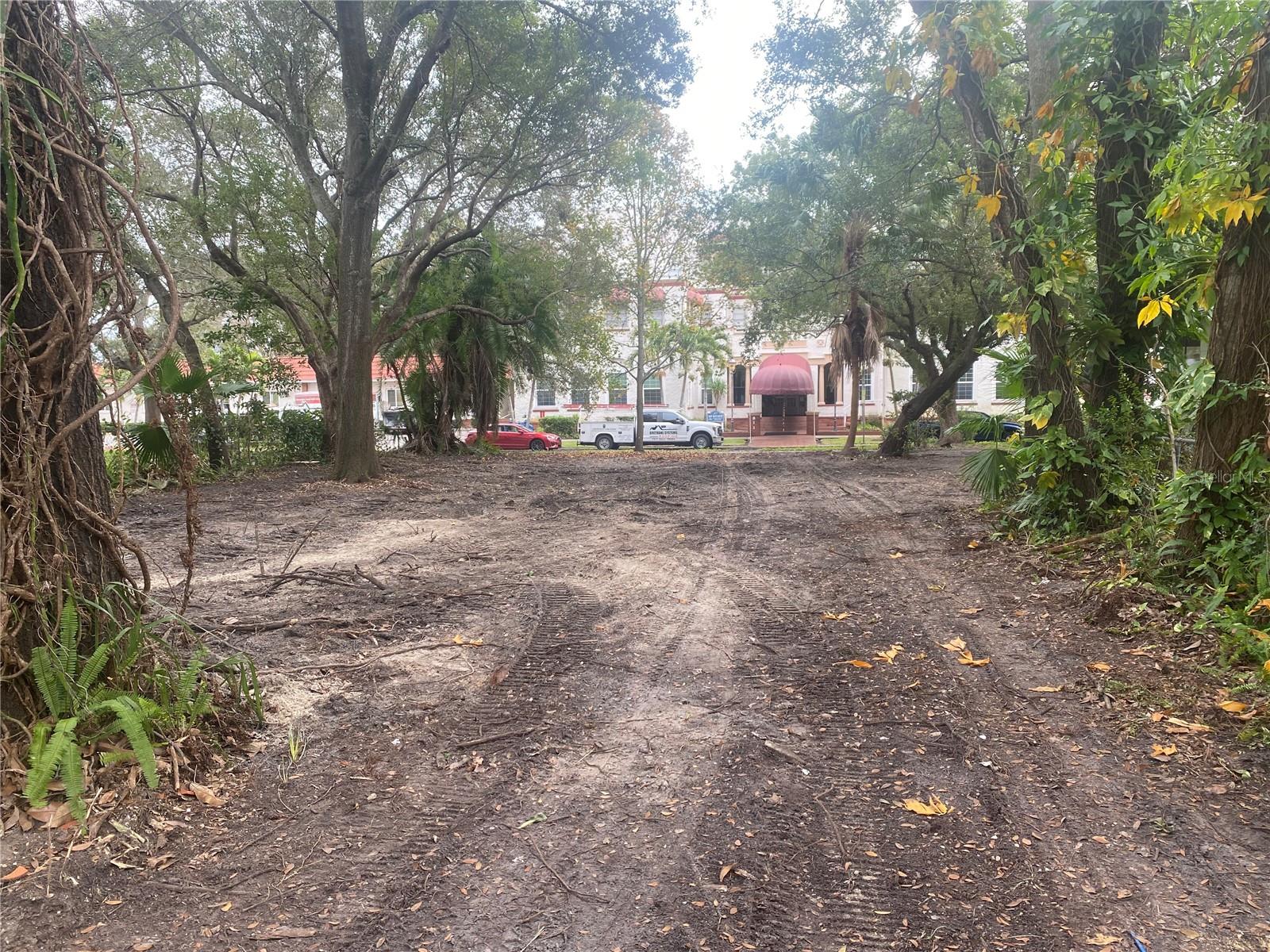 Image 7 of 13 For 810 Jackson Street N