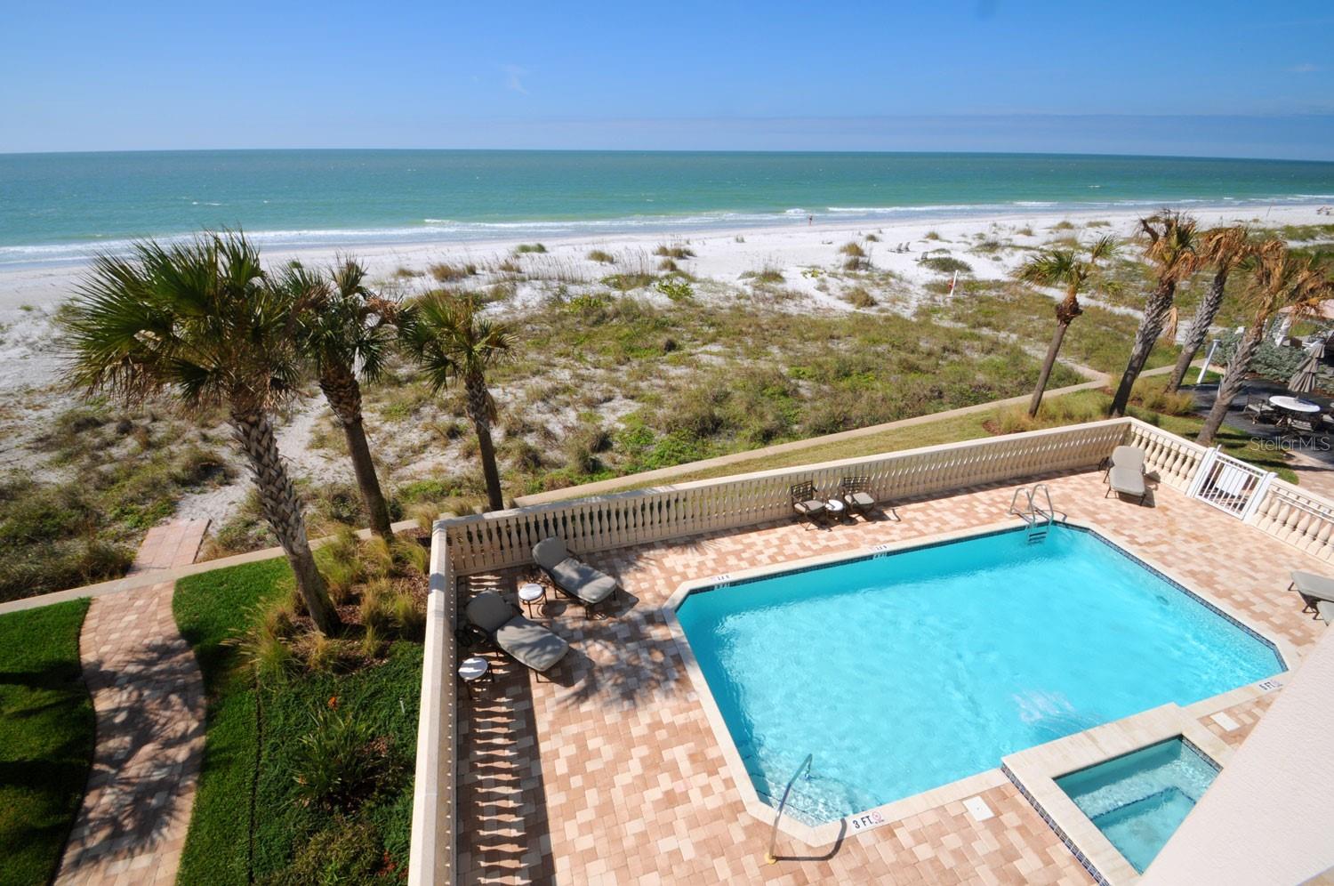 Listing photo id 2 for 20110 Gulf Boulevard 400