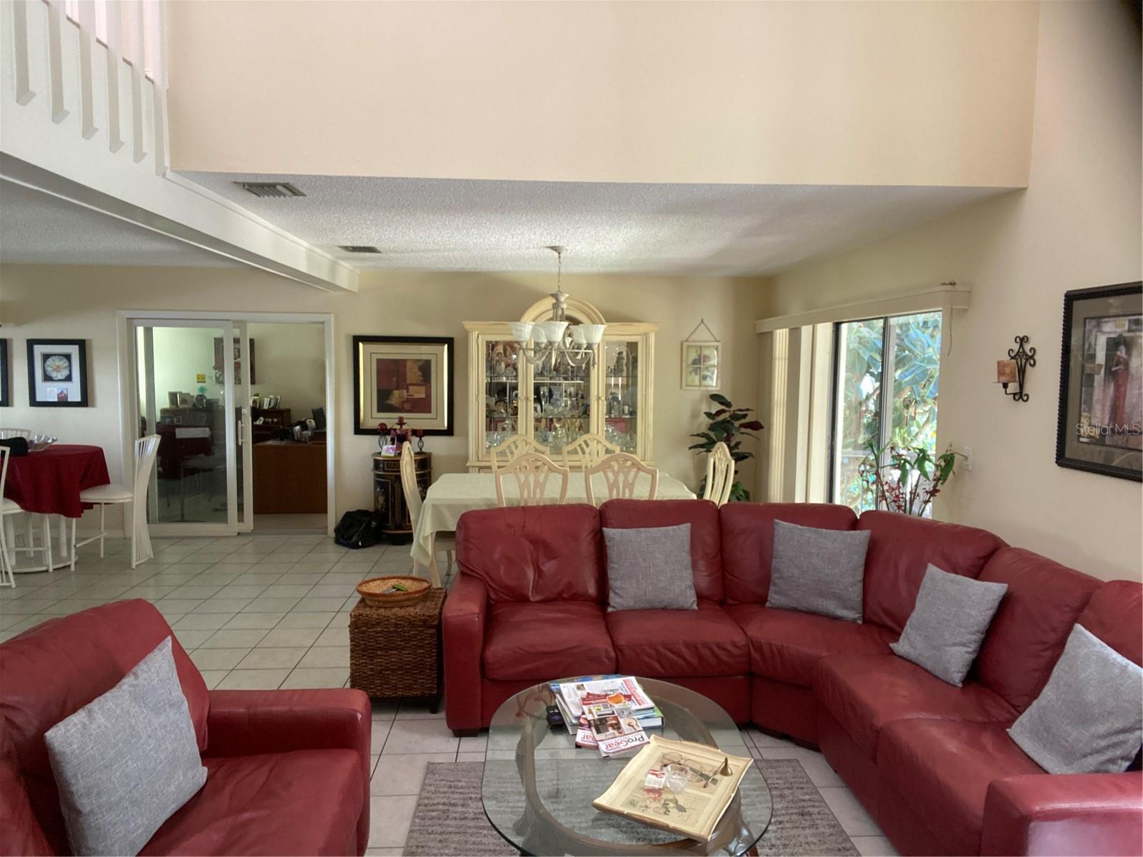 Listing photo id 13 for 240 Windward Passage 504