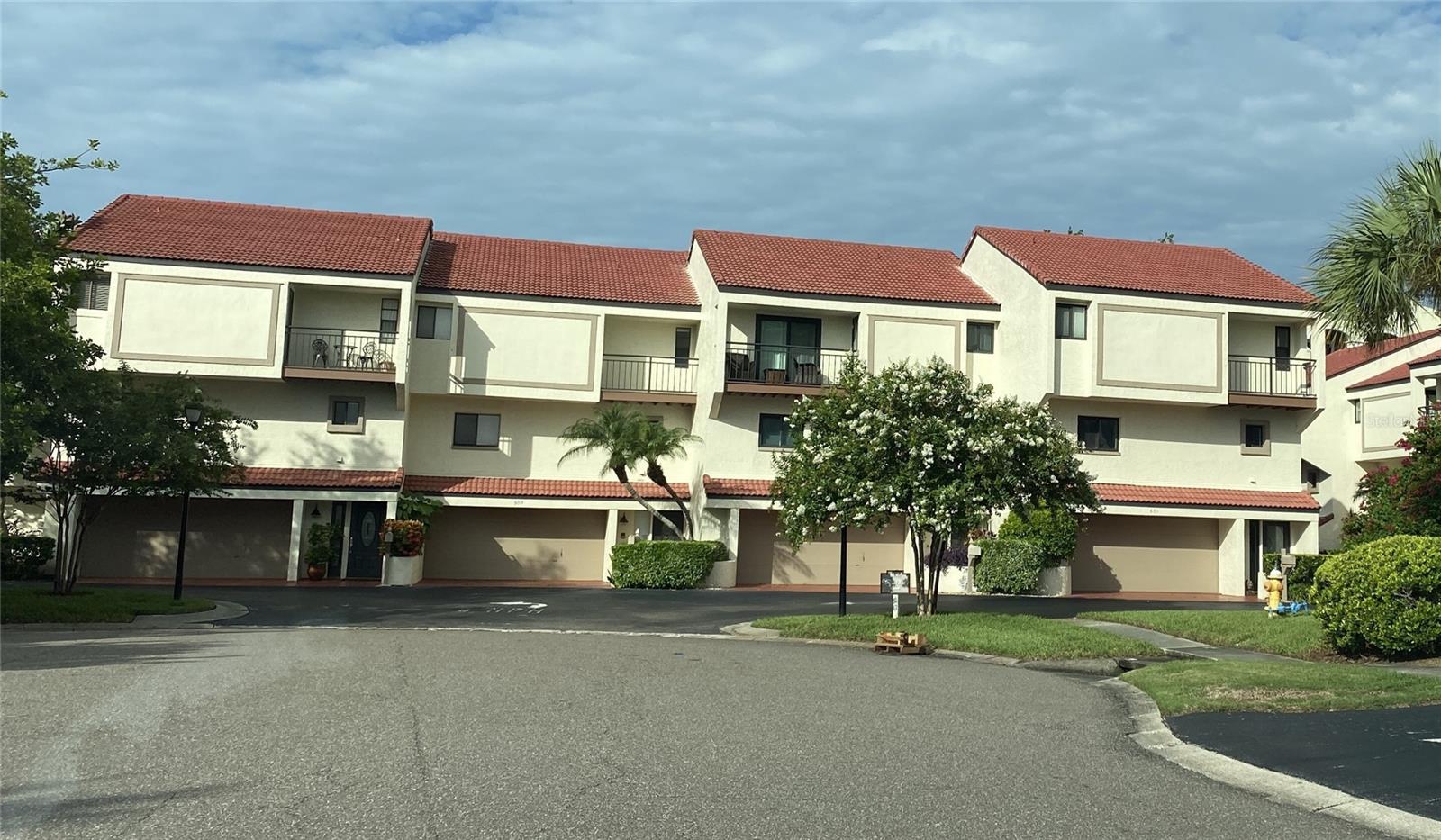 Listing photo id 1 for 240 Windward Passage 504