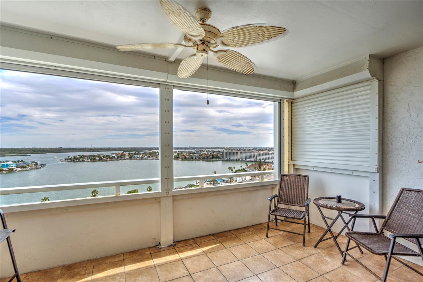 Image 14 of 52 For 17920 Gulf Boulevard 1401