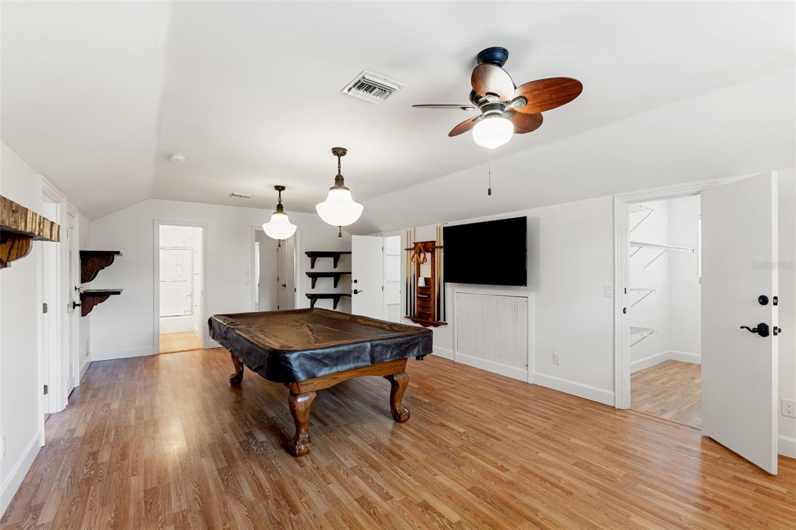 Listing photo id 28 for 3099 Bonita Drive