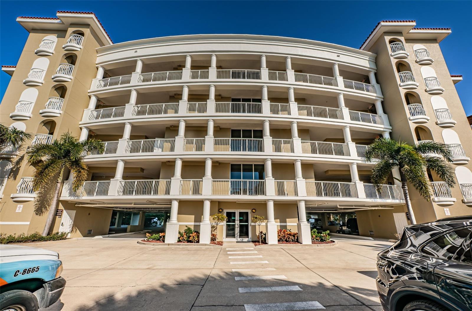 Listing photo id 0 for 3805 Gulf Boulevard 504