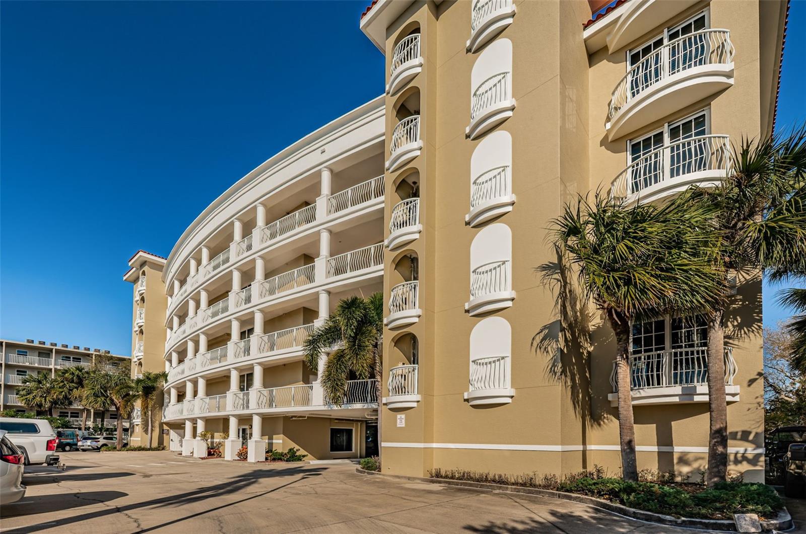 Listing photo id 5 for 3805 Gulf Boulevard 504