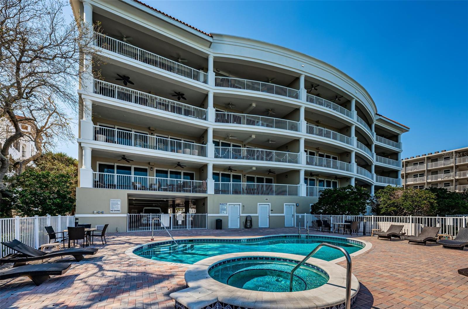 Listing photo id 86 for 3805 Gulf Boulevard 504