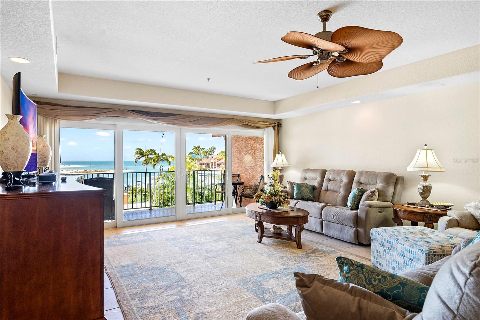 Listing photo id 11 for 1090 Pinellas Bayway S B3