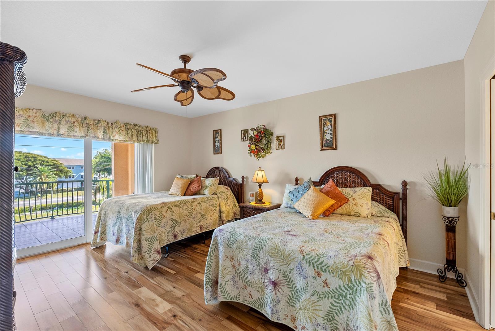 Listing photo id 26 for 1090 Pinellas Bayway S B3