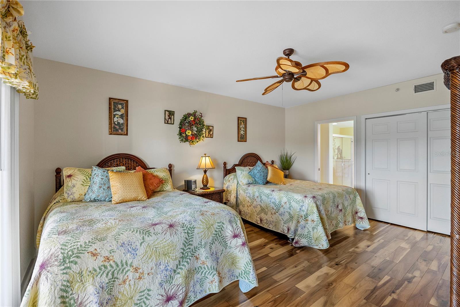 Listing photo id 28 for 1090 Pinellas Bayway S B3