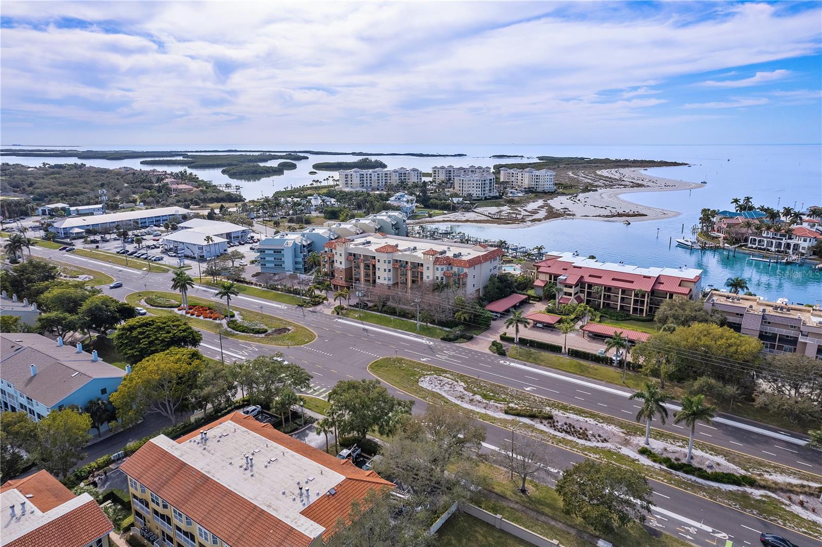 Listing photo id 2 for 1090 Pinellas Bayway S B3