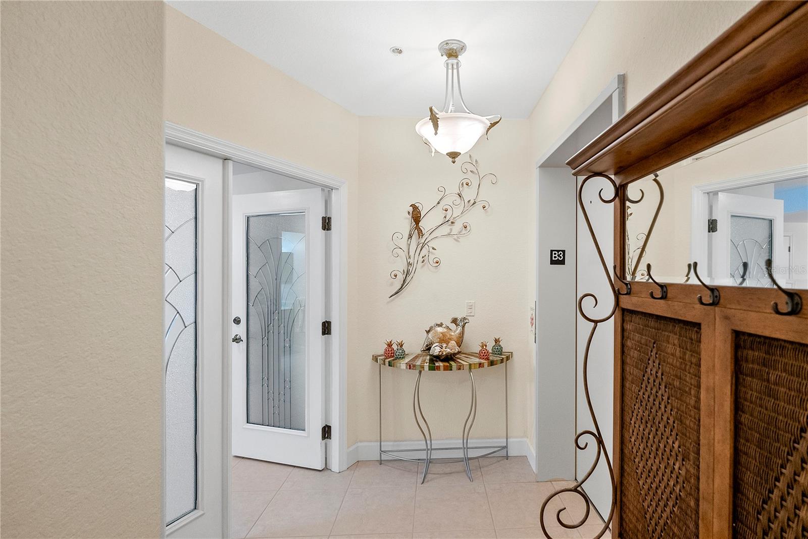 Listing photo id 3 for 1090 Pinellas Bayway S B3