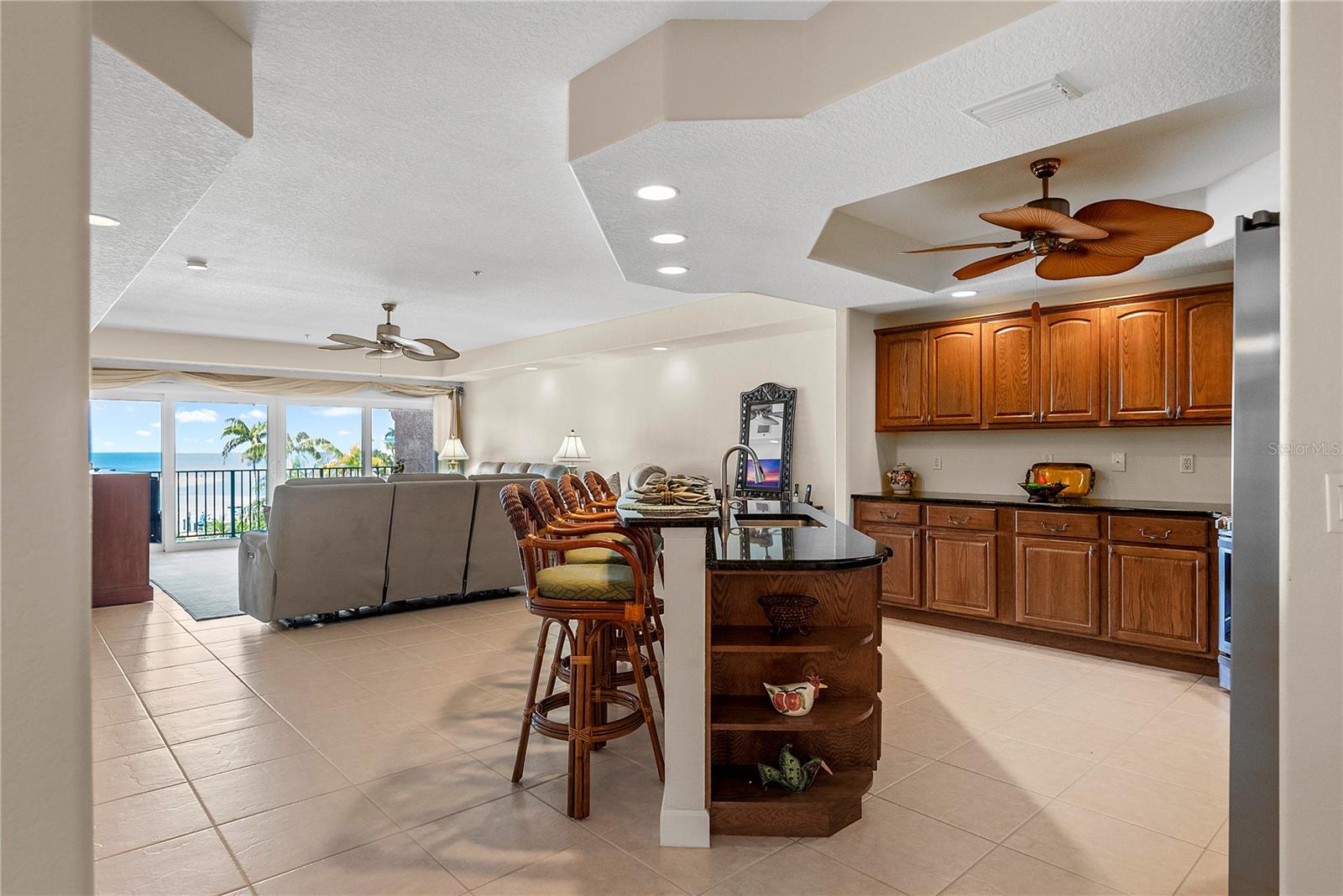 Listing photo id 6 for 1090 Pinellas Bayway S B3