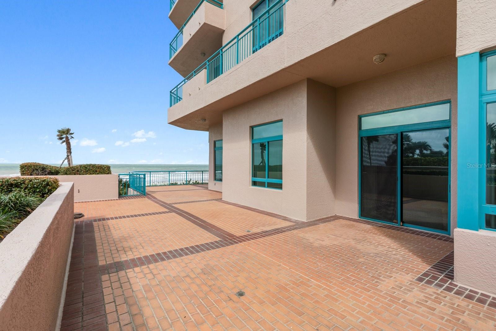 Image 13 of 72 For 1540 Gulf Boulevard 202