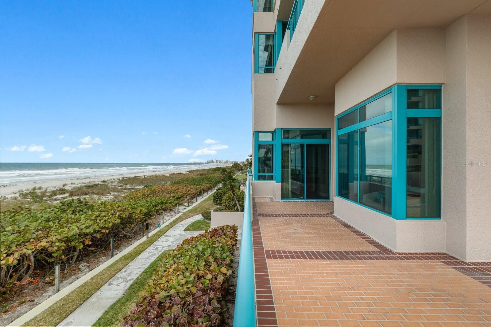 Image 17 of 72 For 1540 Gulf Boulevard 202