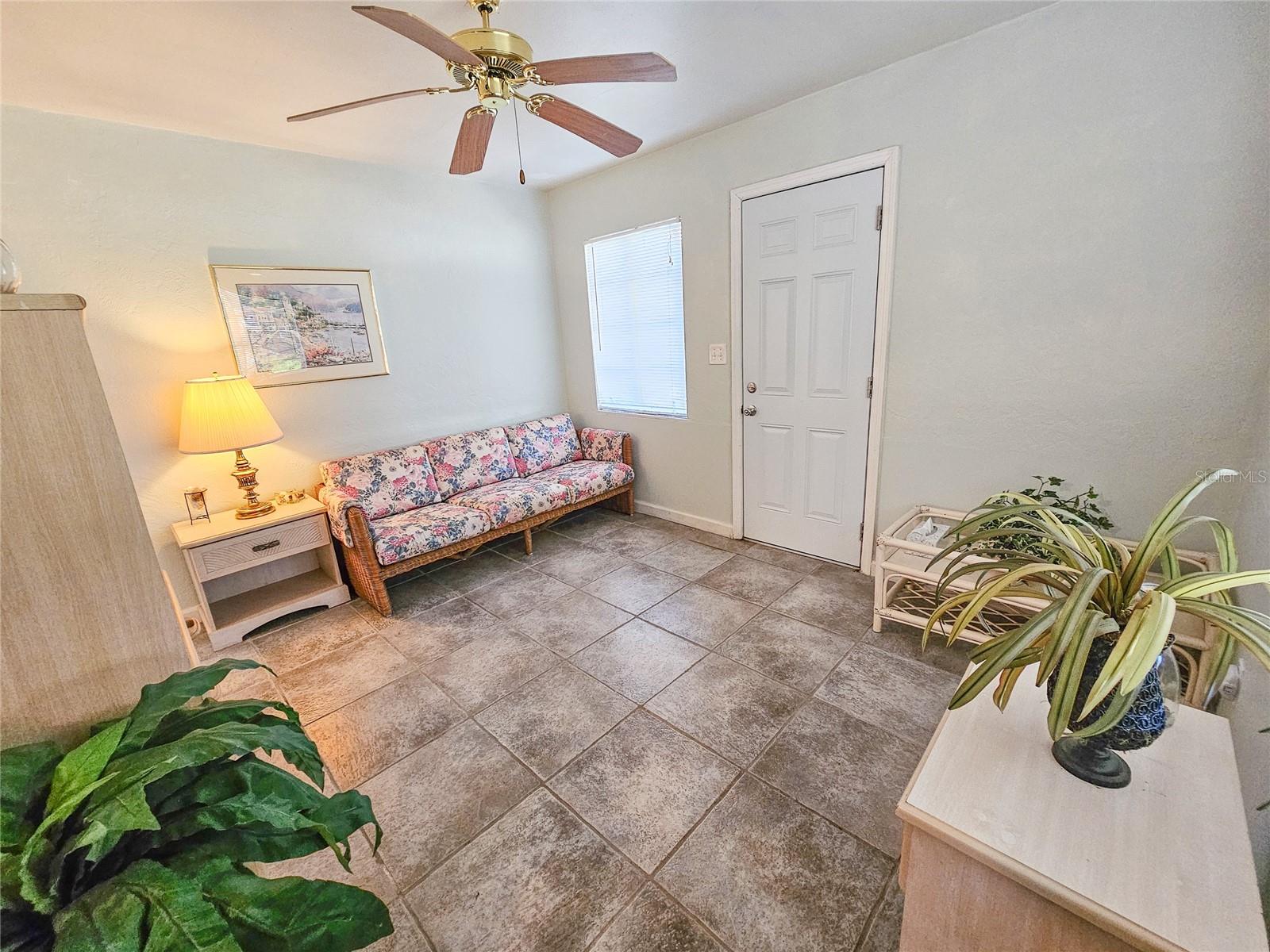 Image 4 of 15 For 5116 Pine Grove Terrace S