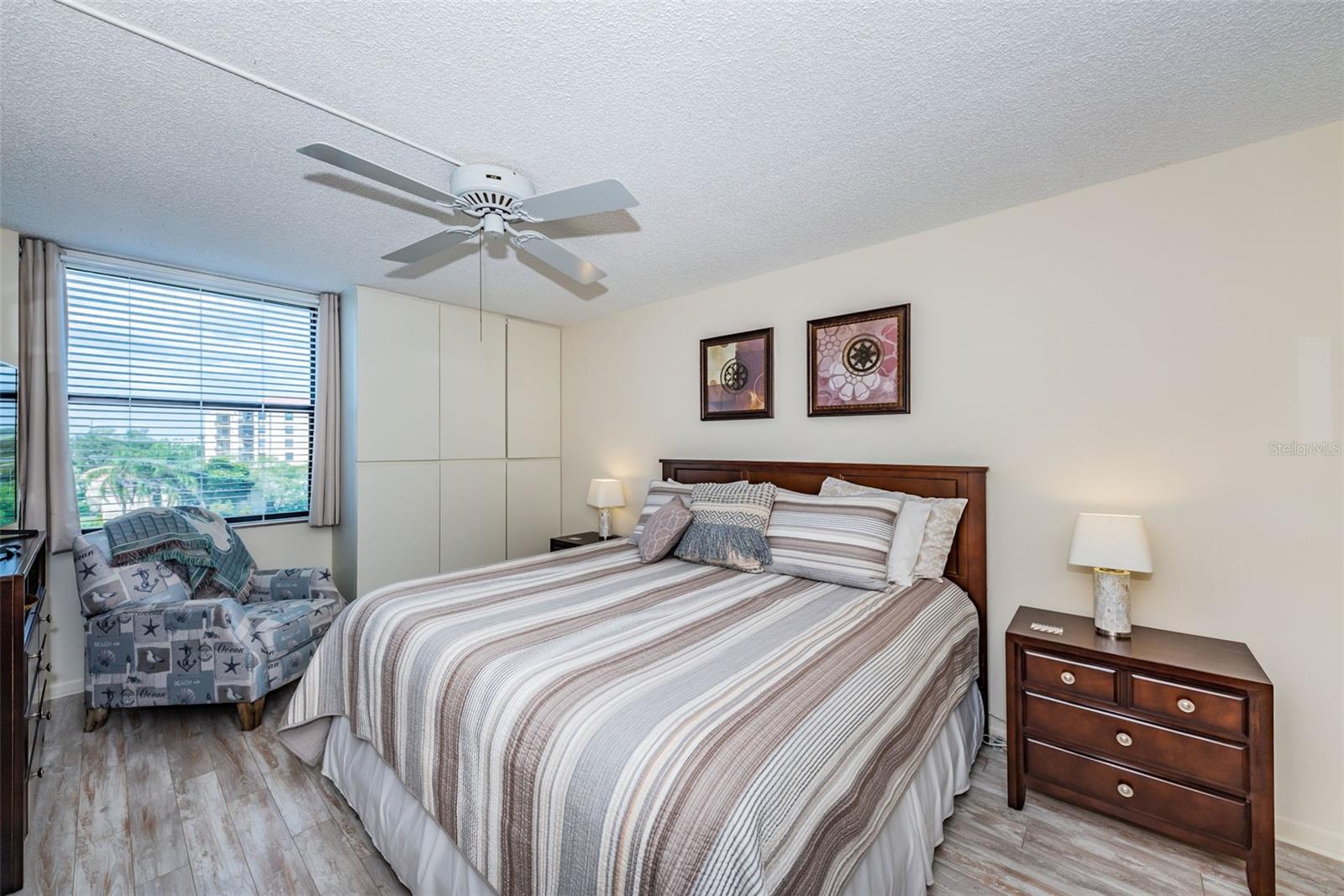 Image 11 of 21 For 6145 Sun Boulevard 404