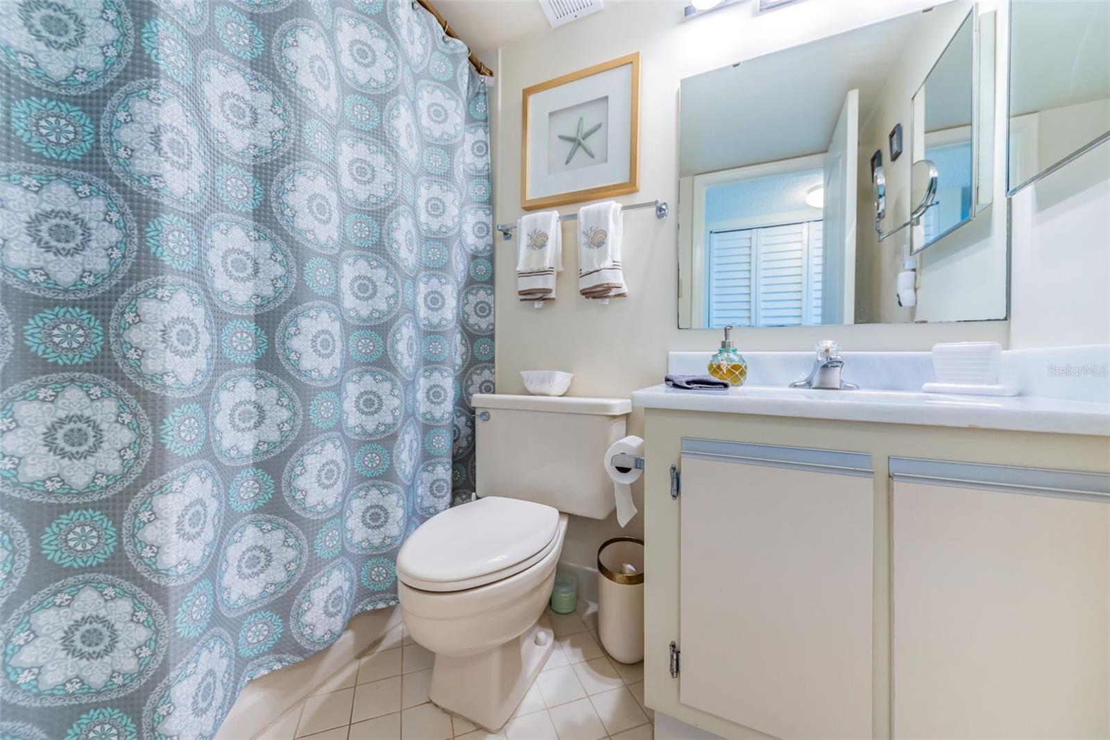 Image 15 of 21 For 6145 Sun Boulevard 404