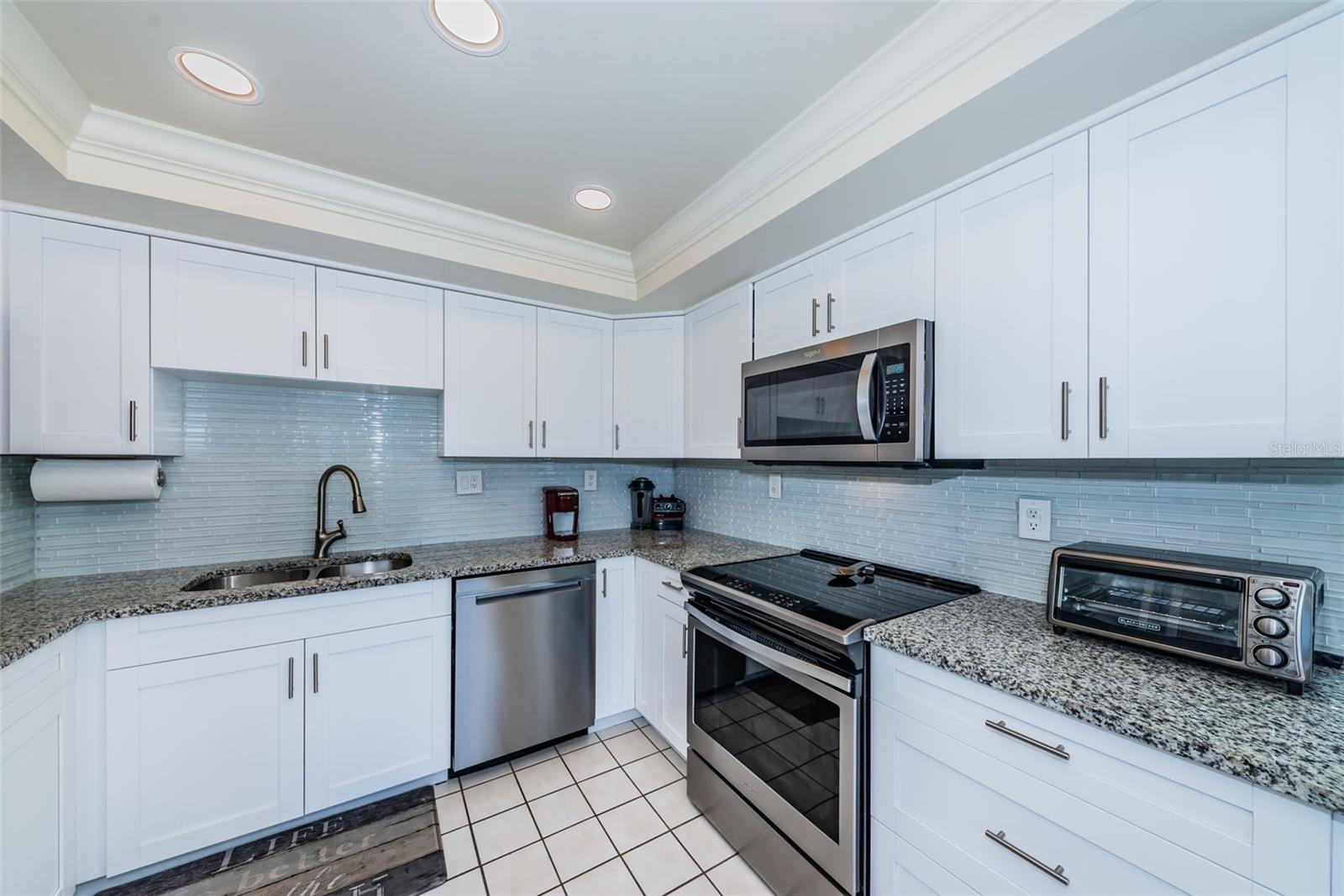 Image 3 of 21 For 6145 Sun Boulevard 404