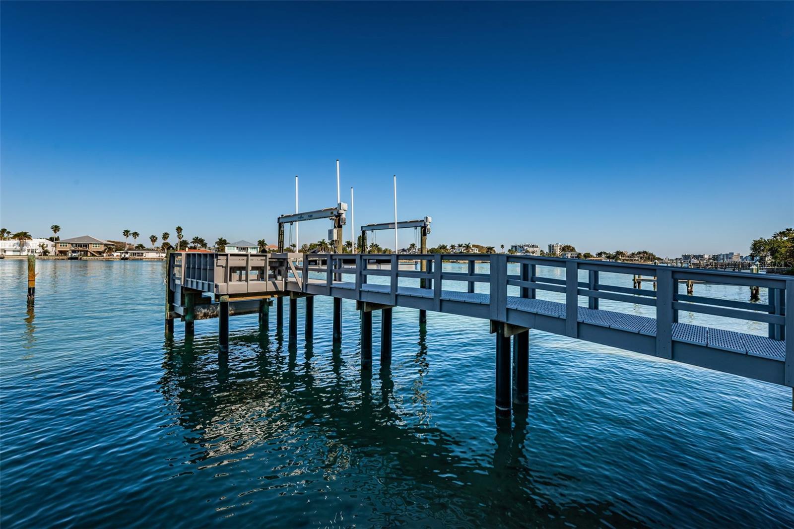 Image 81 of 90 For 10209 Gulf Boulevard